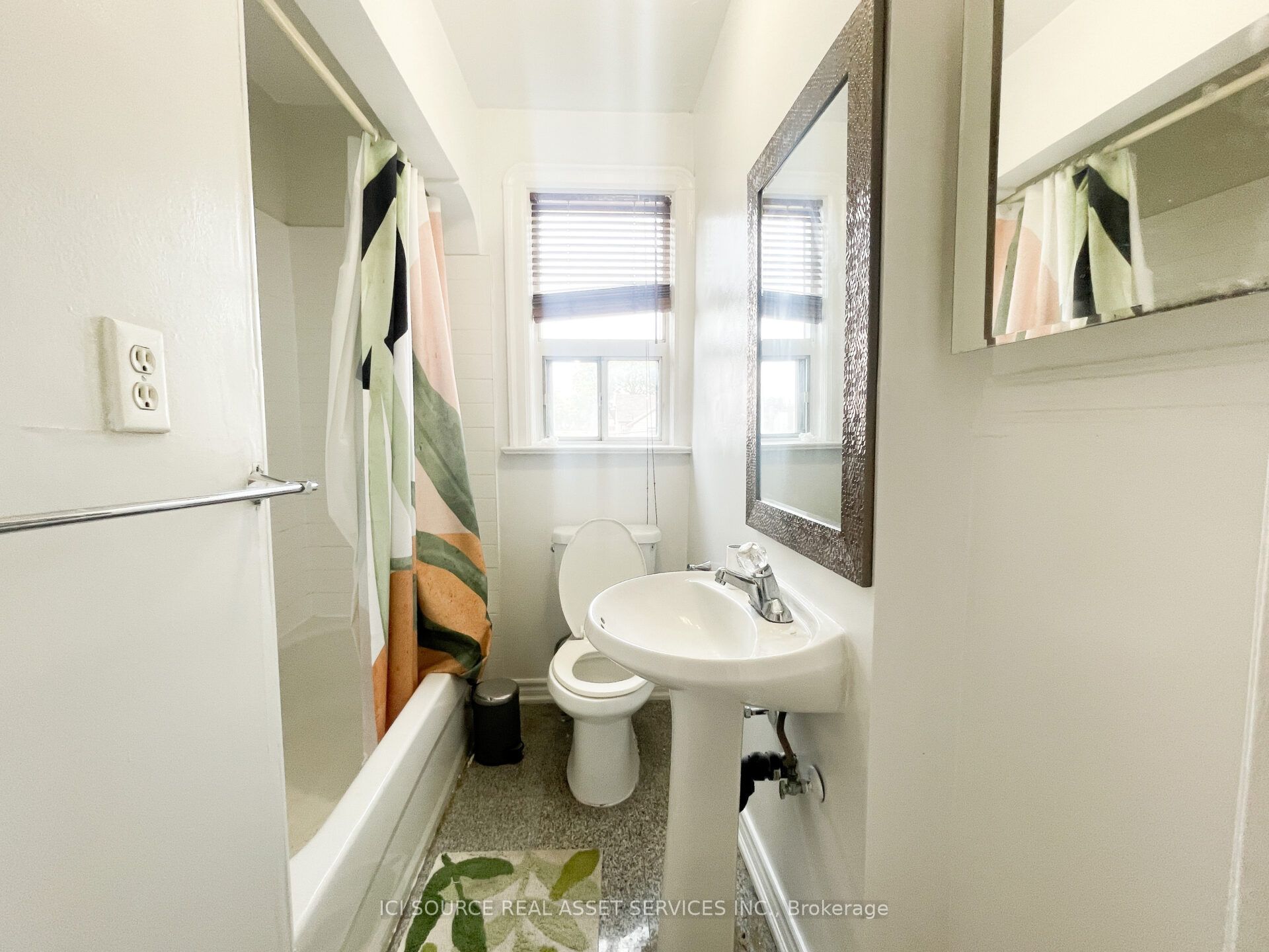 Unit 2 - 54 Markham Street, Toronto 4