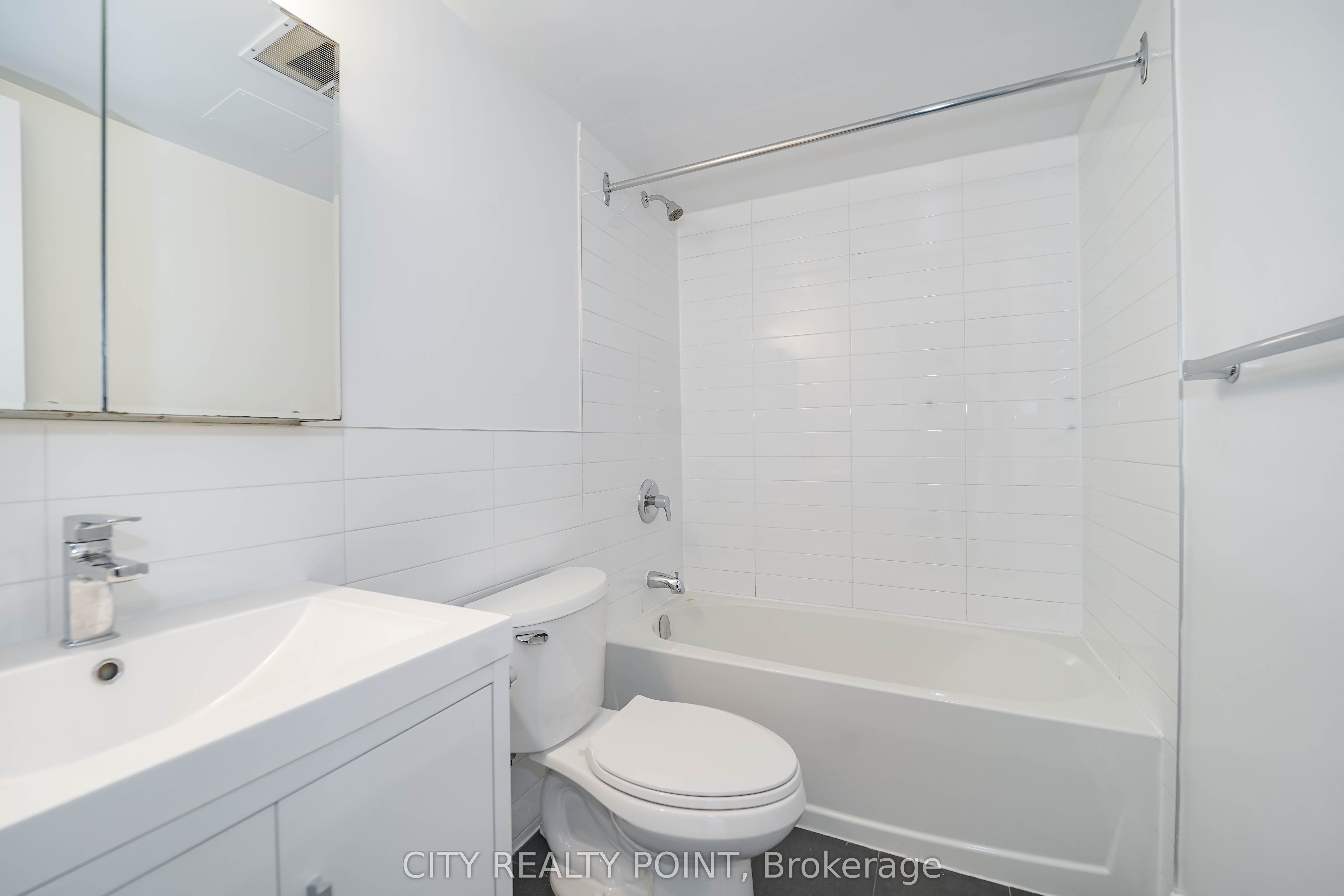 Unit 402 - 33 Isabella Street, Toronto 4