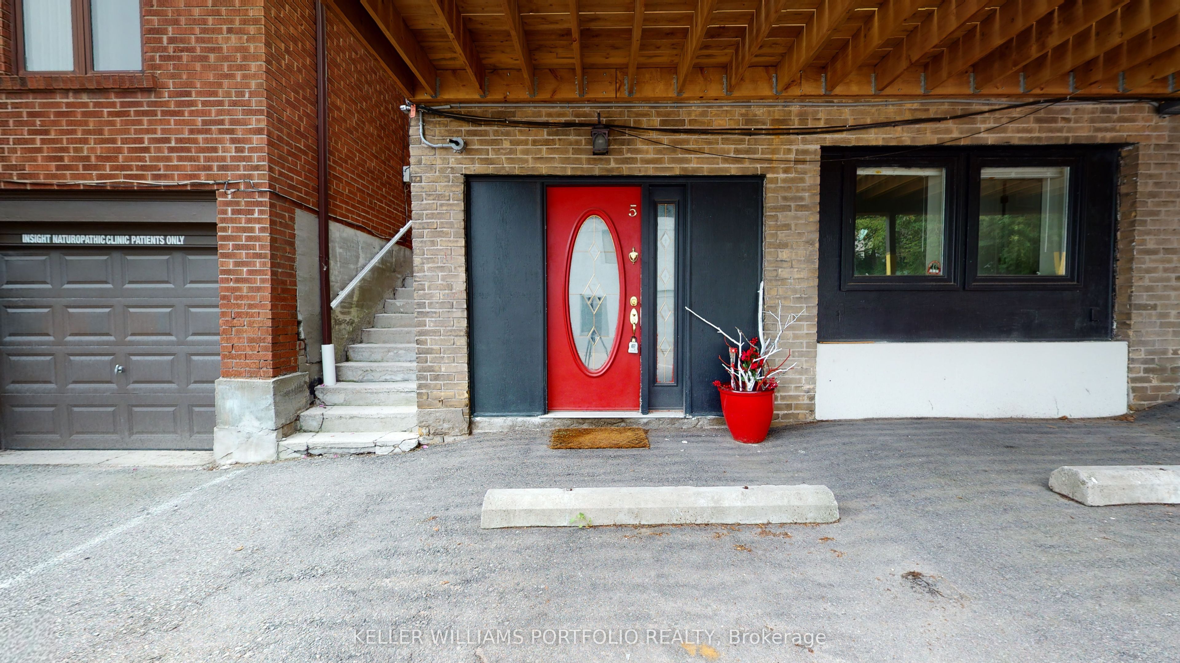 Unit 5 - 546 Eglinton Avenue E, Toronto 3