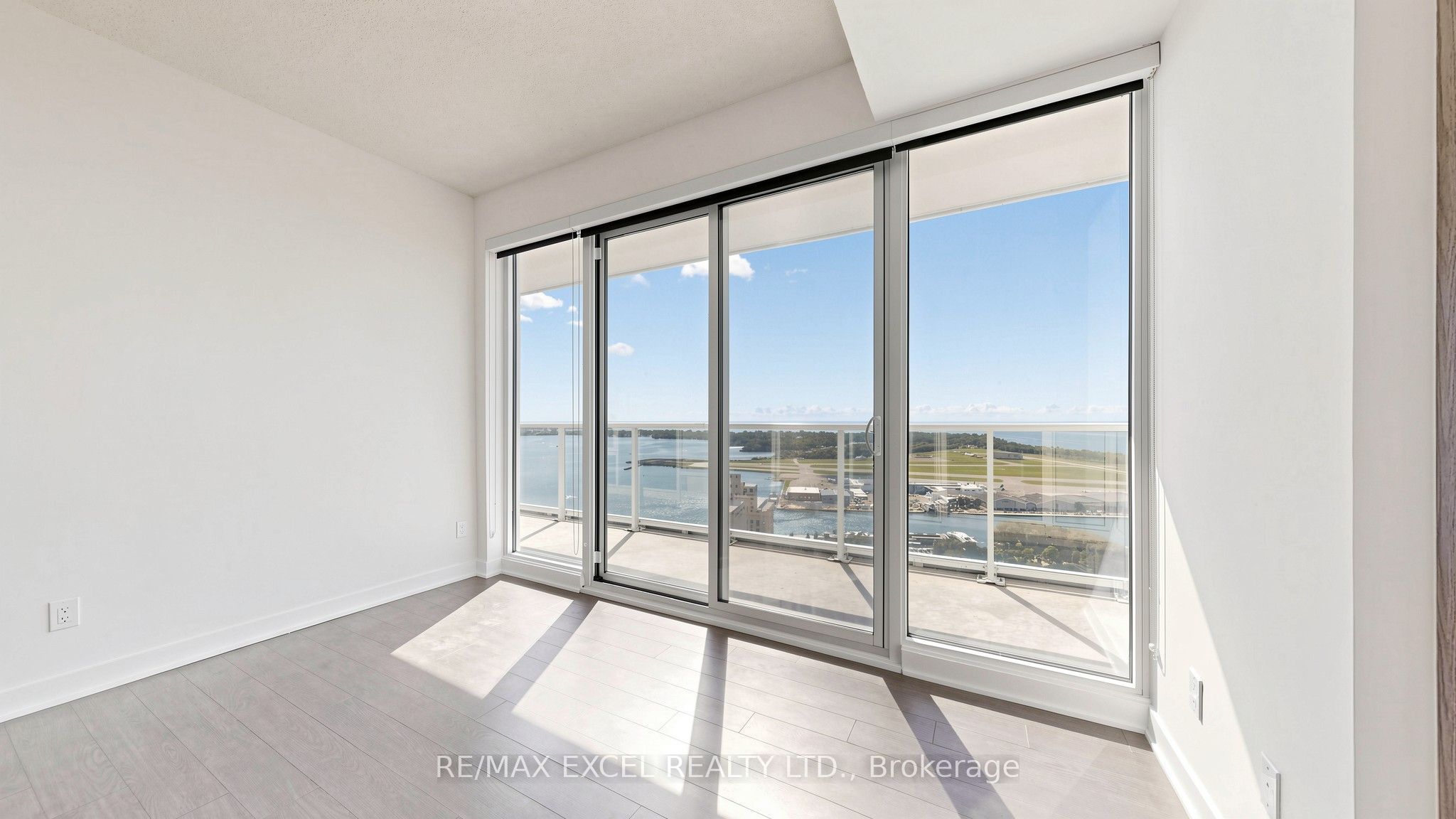 Unit 4002 - 17 Bathurst Street, Toronto 3