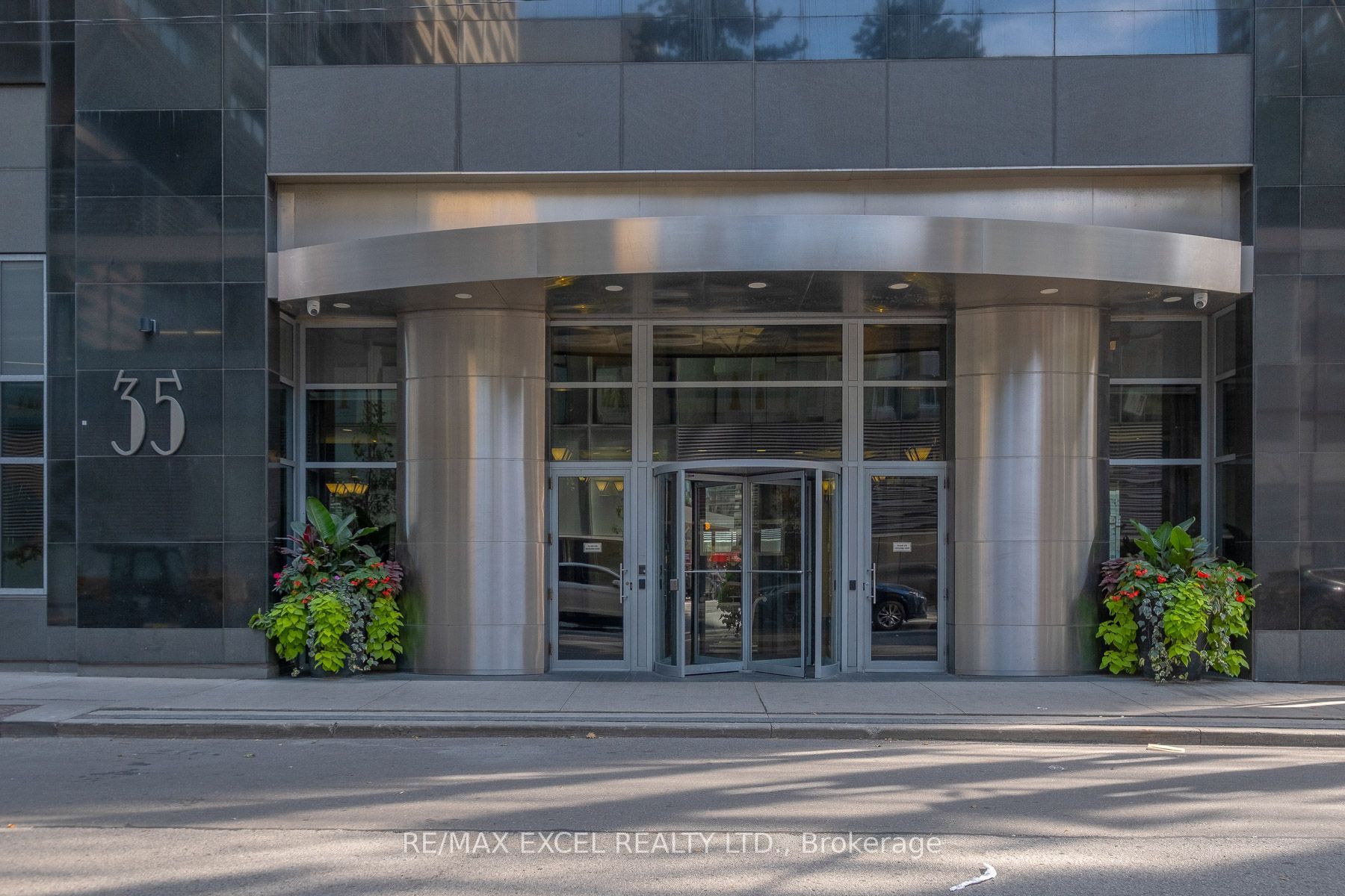 Unit 1205 - 35 Balmuto Street, Toronto 2