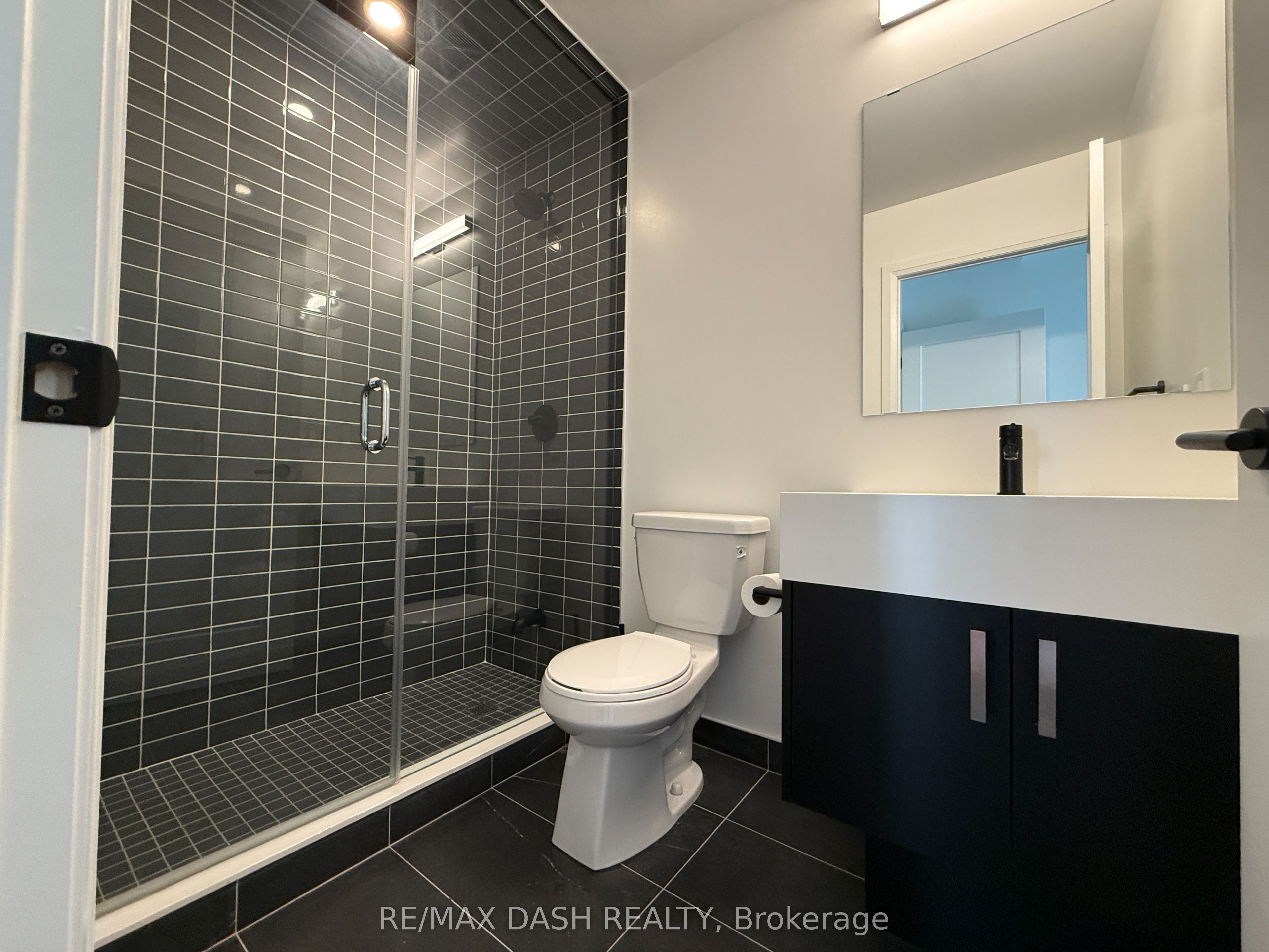 Unit 811 - 280 Dundas Street W, Toronto 4