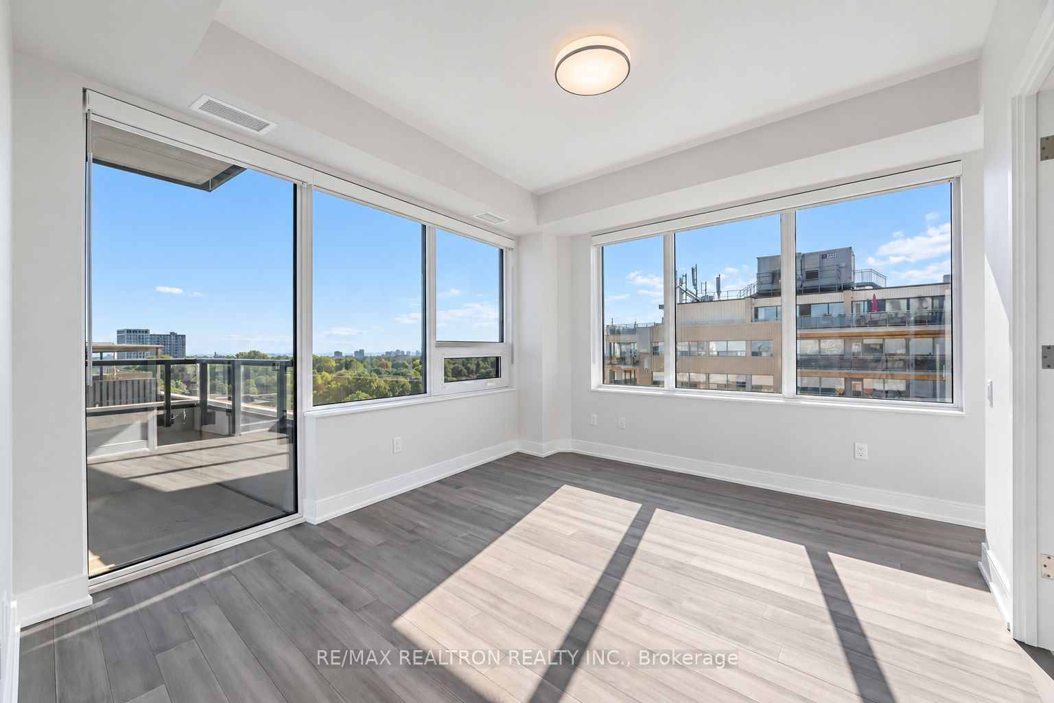 Unit 904 - 2525 Bathurst Street, Toronto 5