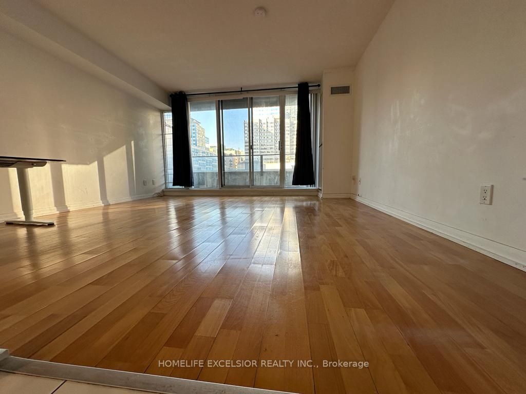 Unit 632 - 111 Elizabeth Street, Toronto 5