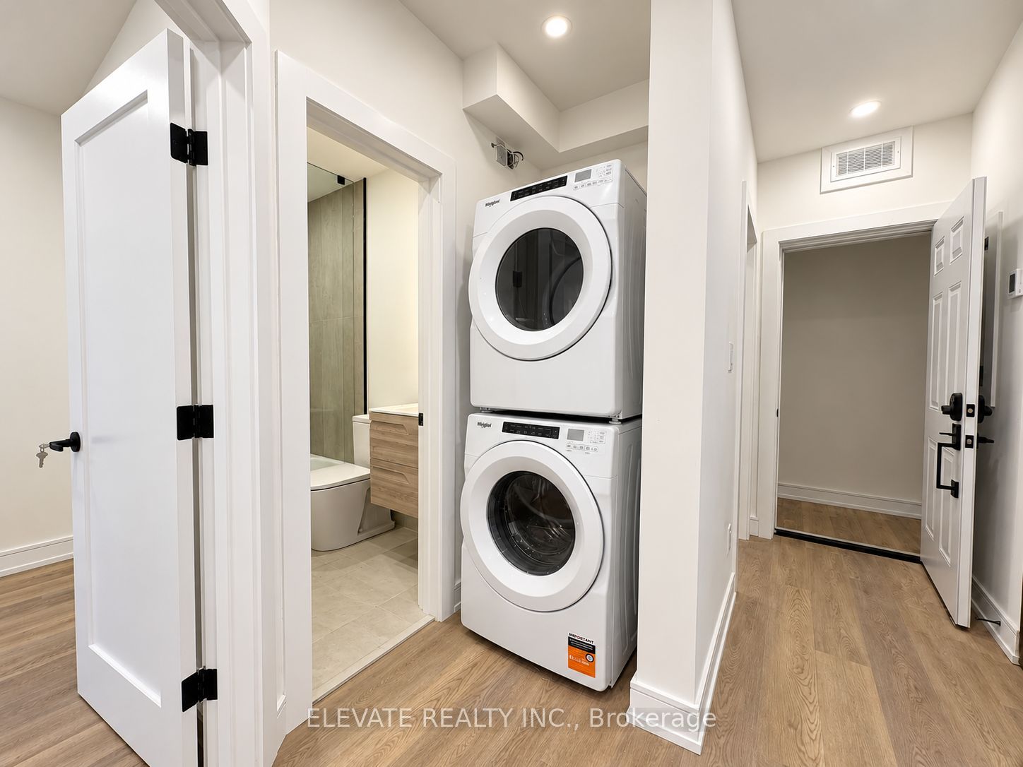 Unit 3 - 76 Burnaby Boulevard, Toronto 4