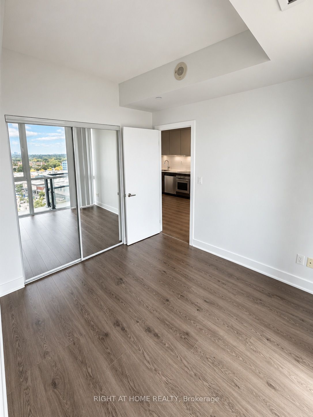 Unit 910 - 99 The Donway Way W, North York 3