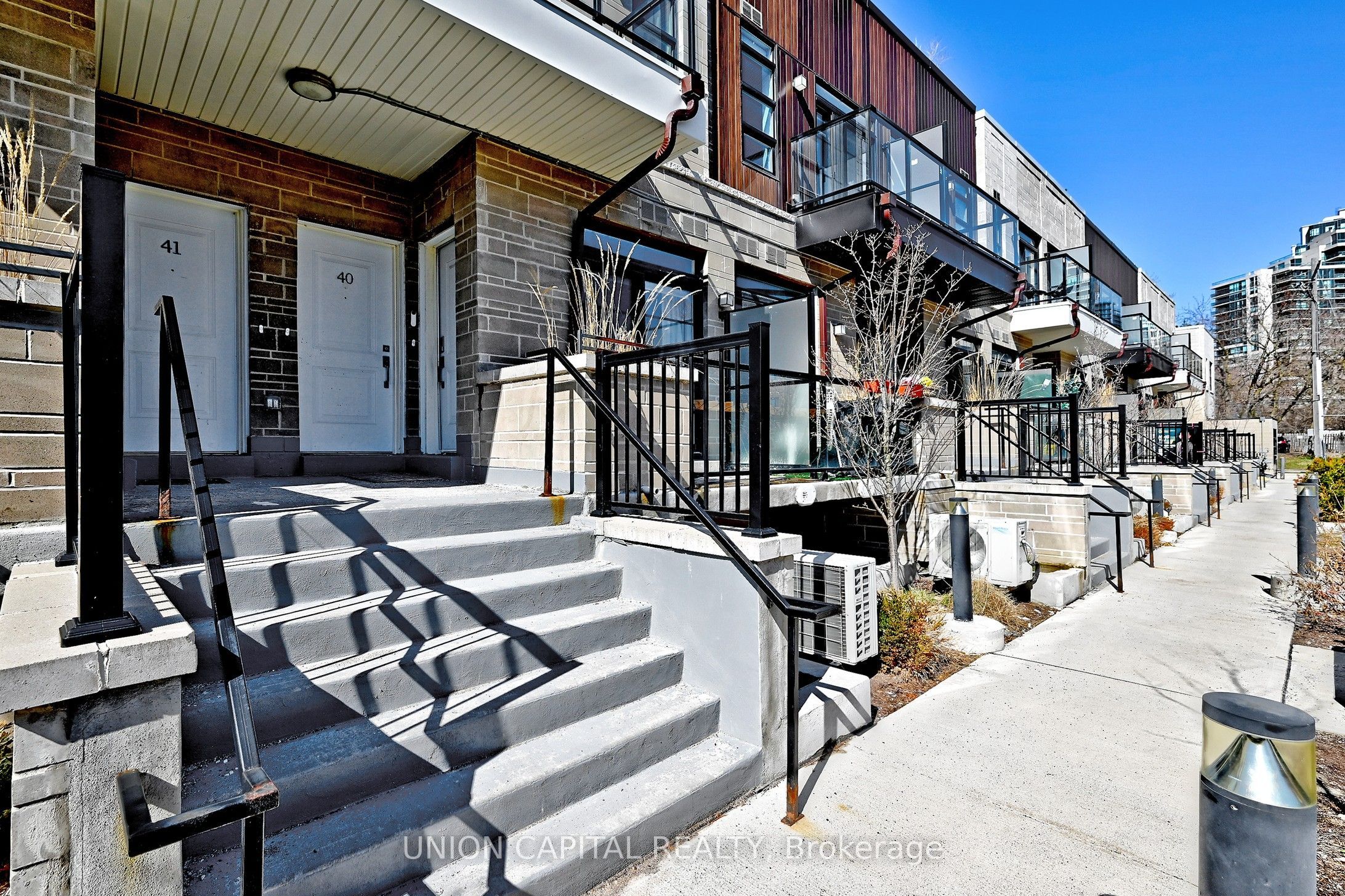 Unit 39 - 57 Finch Avenue W, North York 4