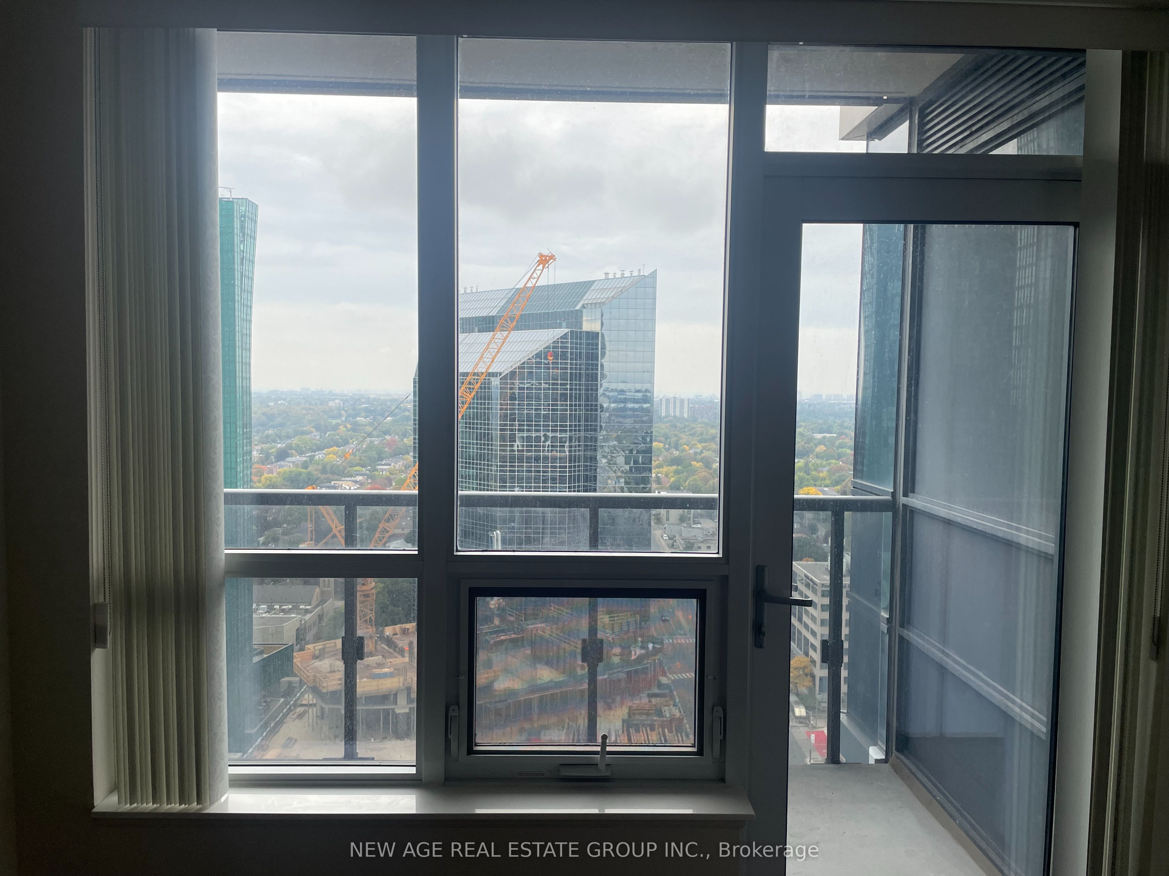 Unit 2419 - 5 Sheppard Avenue E, North York 4