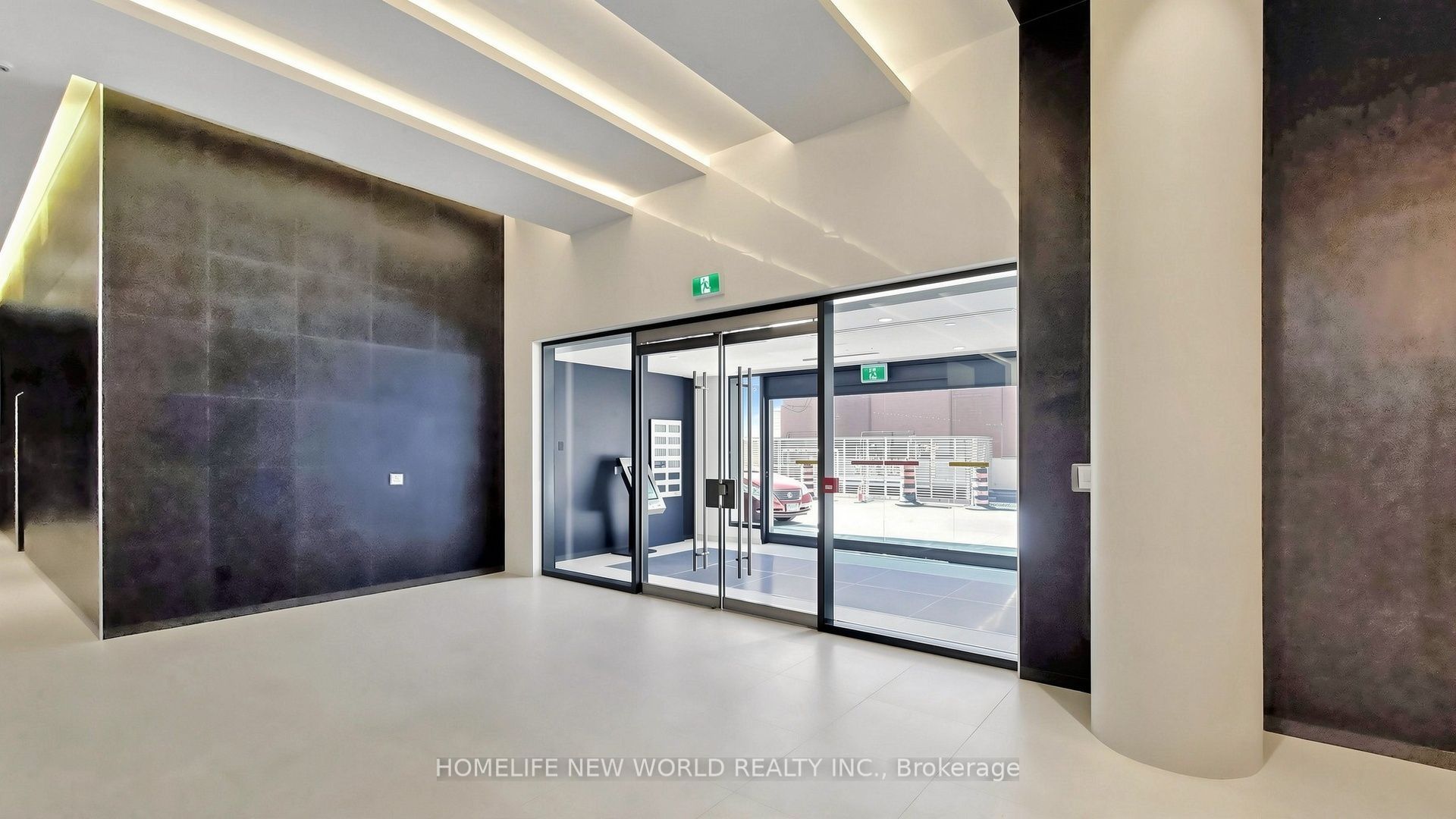 Unit 813 - 158 Front Street E, Toronto 3