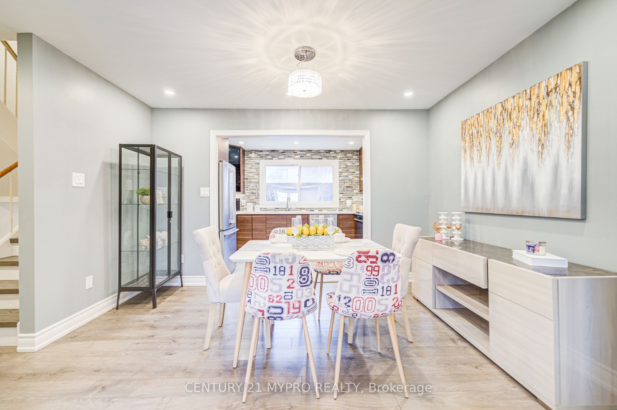 24 Song Meadoway, North York 5