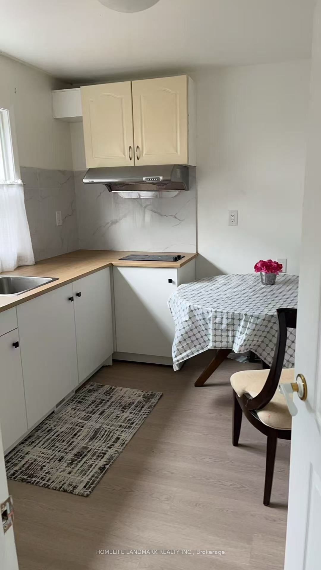 Unit Main Floor - 379 Apache Trail, North York 2