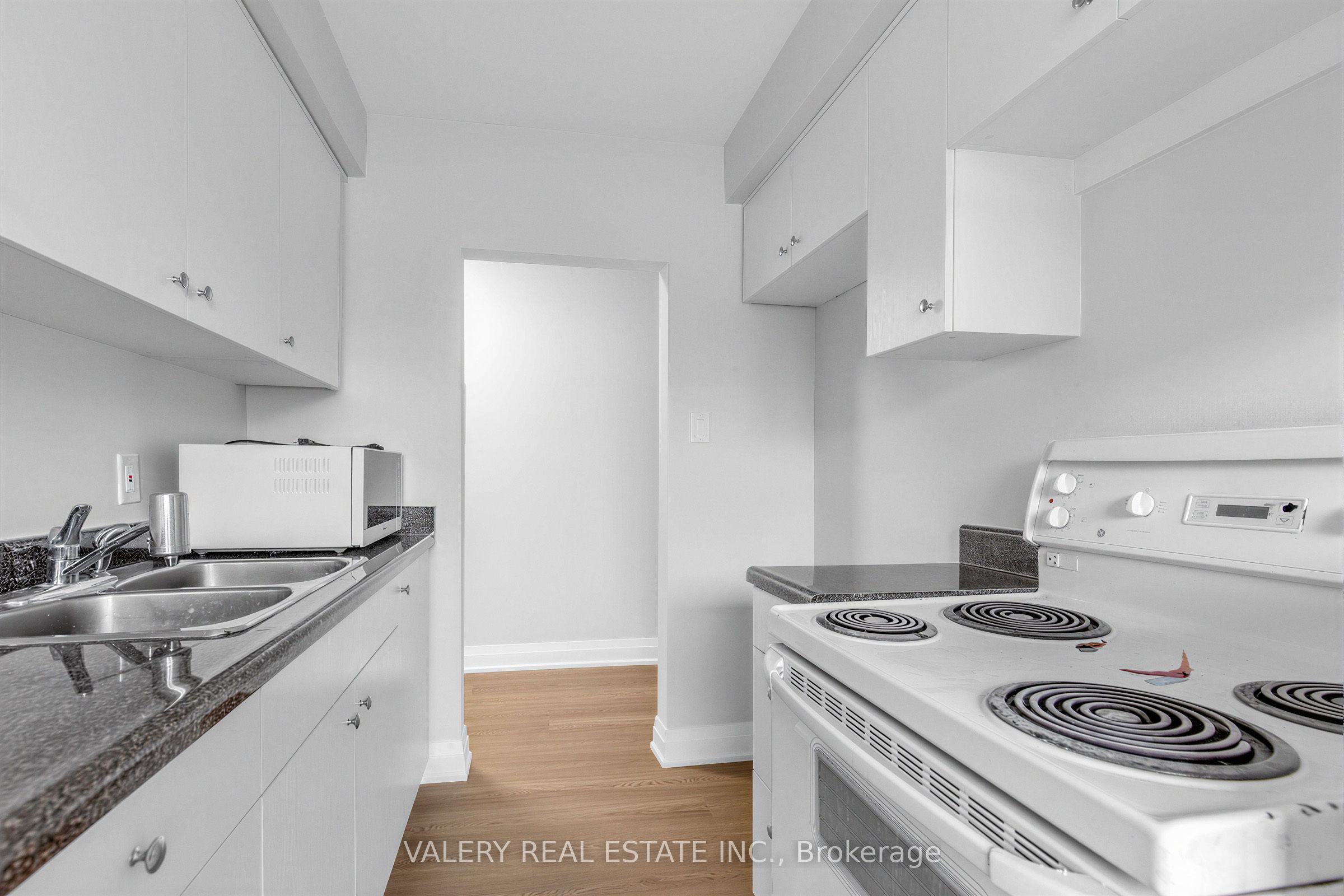 Unit 5 - 12 Westgate Boulevard, Toronto 5