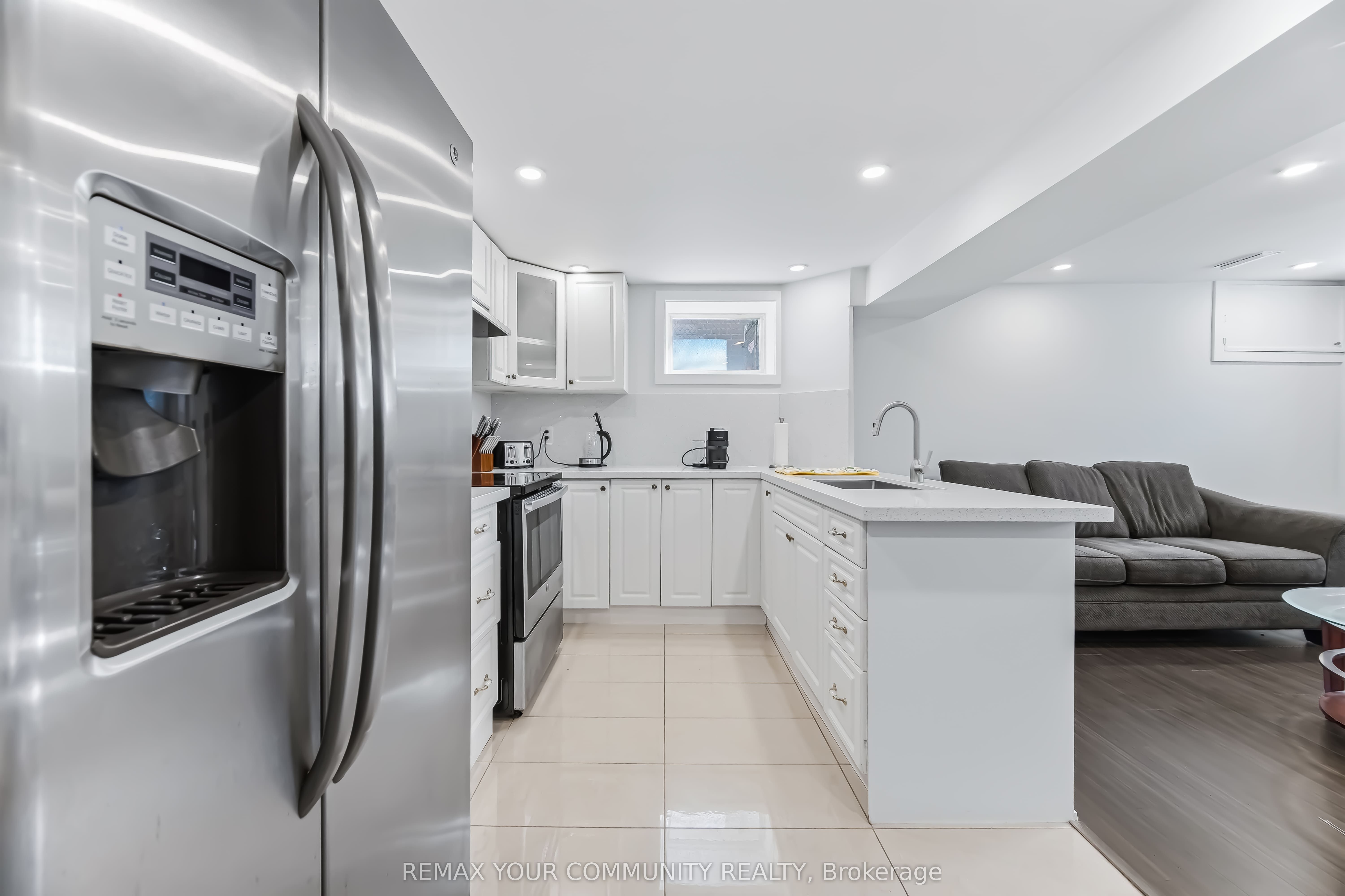 Unit Lower - 200 Goulding Avenue N, North York 4
