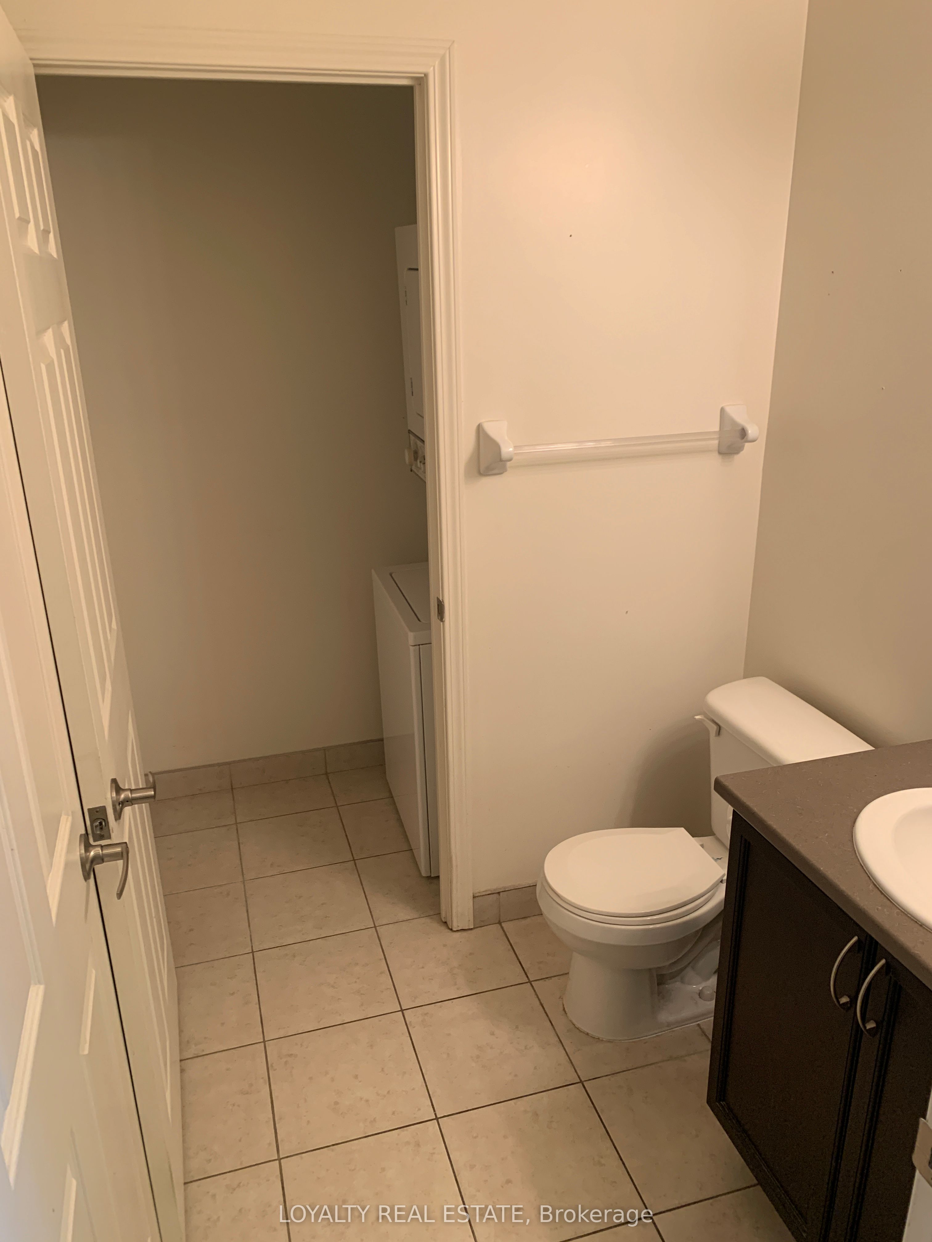 Unit 309 - 19 Grand Trunk Crescent, Toronto 3