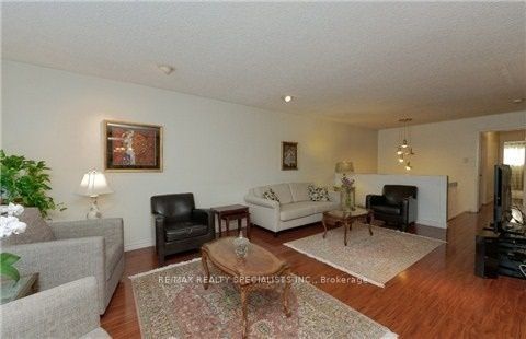 Unit Upper - 290 Mcnicoll Avenue, North York 3