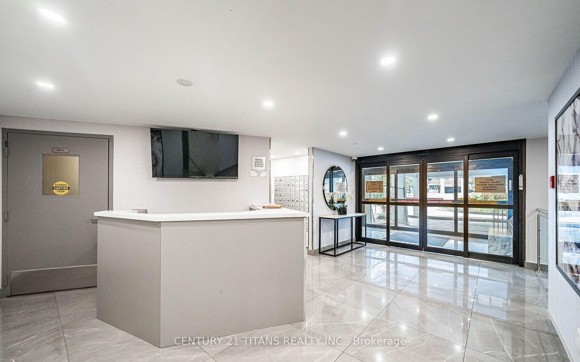 Unit 311 - 10 Edgecliffe Golfway, Toronto 5