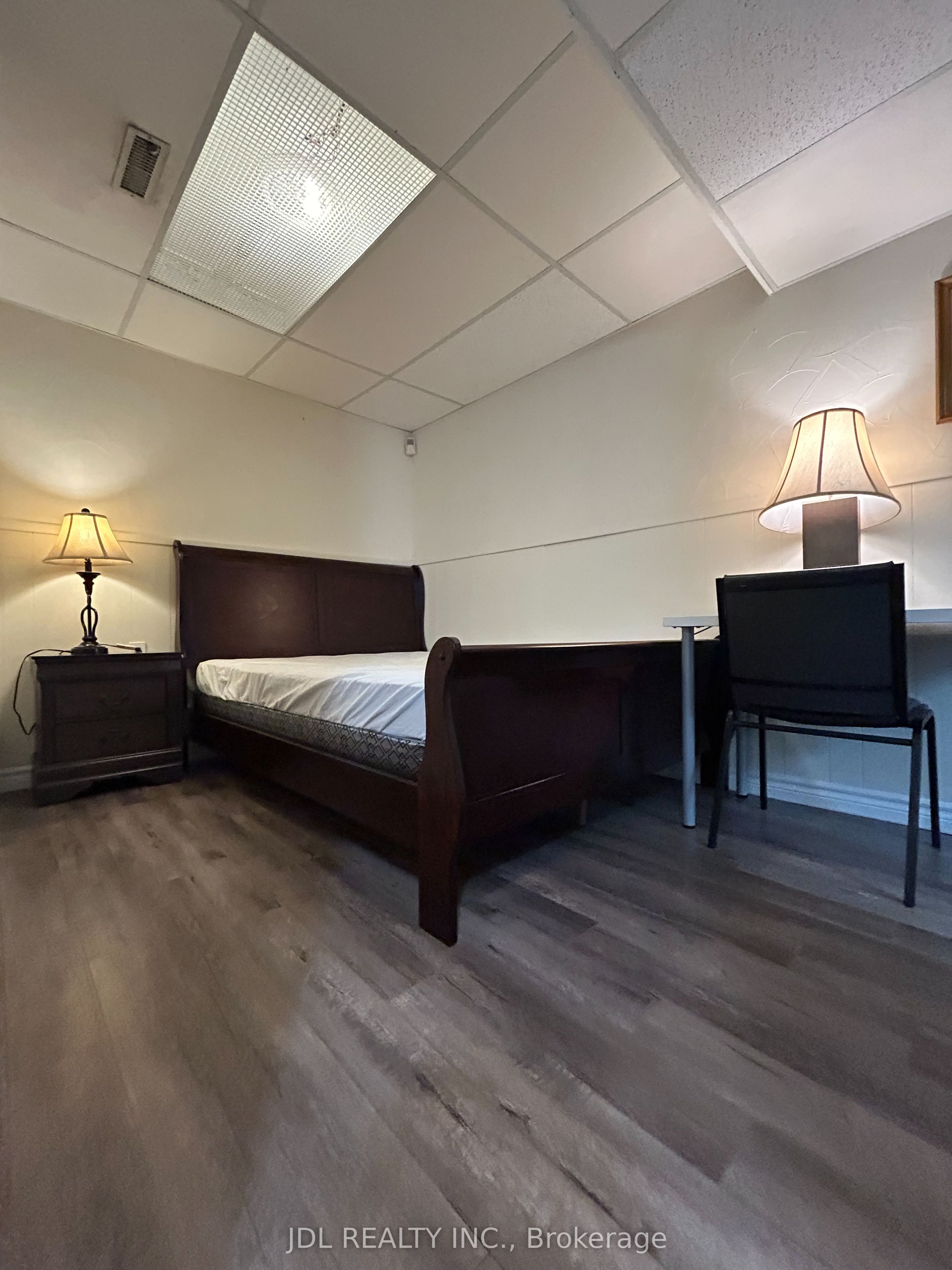 Unit Master bedroom AA bsmt - 3 Butterfield Drive, North York 3