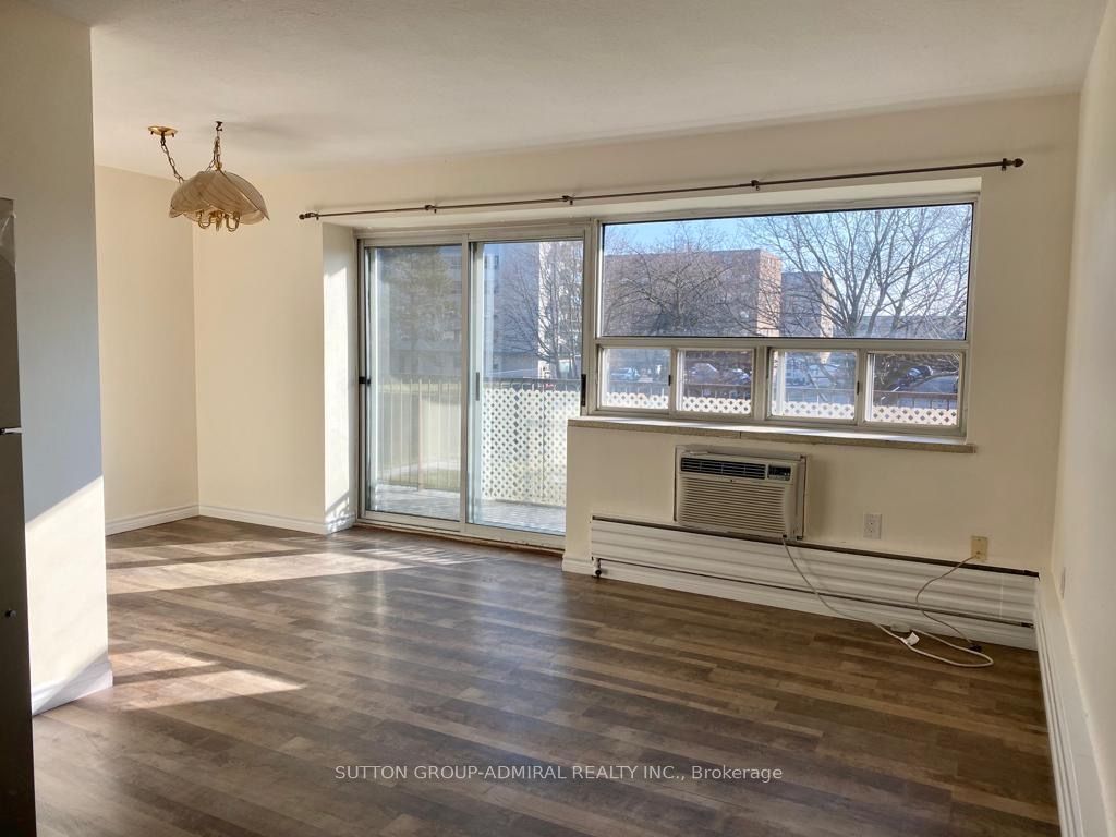 Unit 108 - 8 Kingsbridge Circuit S, North York 5