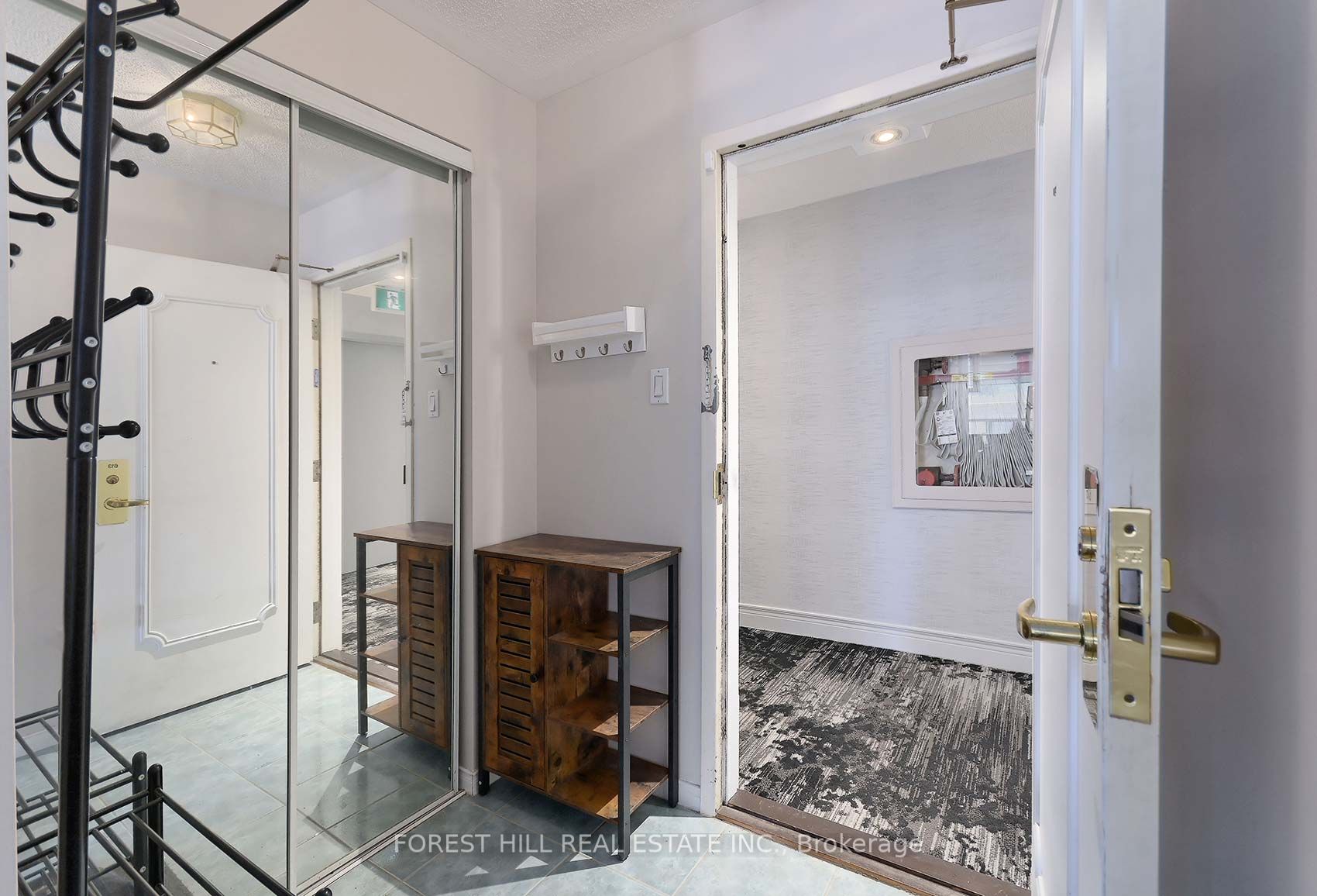 Unit 613 - 887 Bay Street, Toronto 3