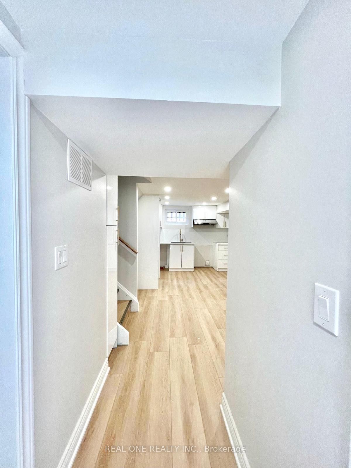 65 Dewlane Drive W, North York 2