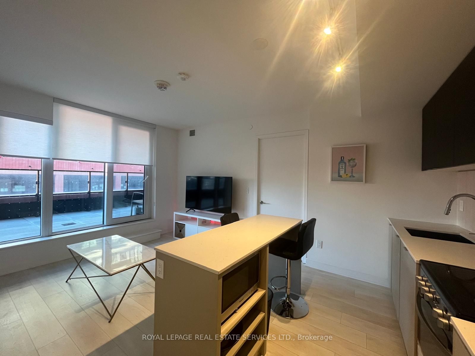 Unit 717 - 8 Tippett Road, North York 5