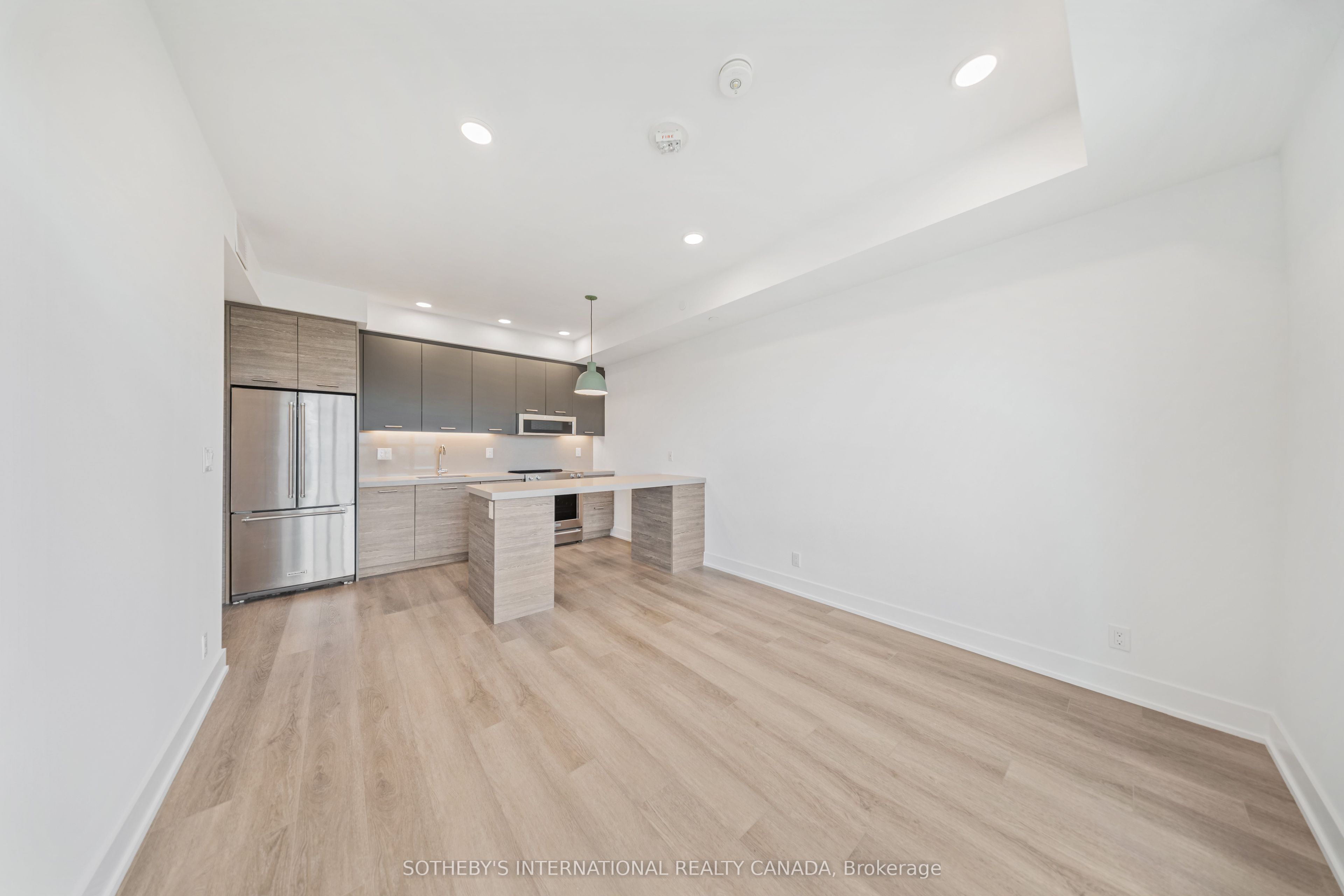 Unit 705 - 484 Spadina Avenue, Toronto 5