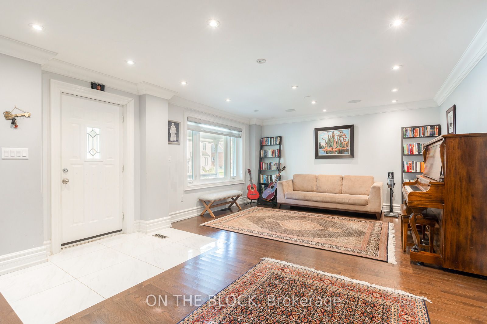 21 Craigmore Crescent, North York 2