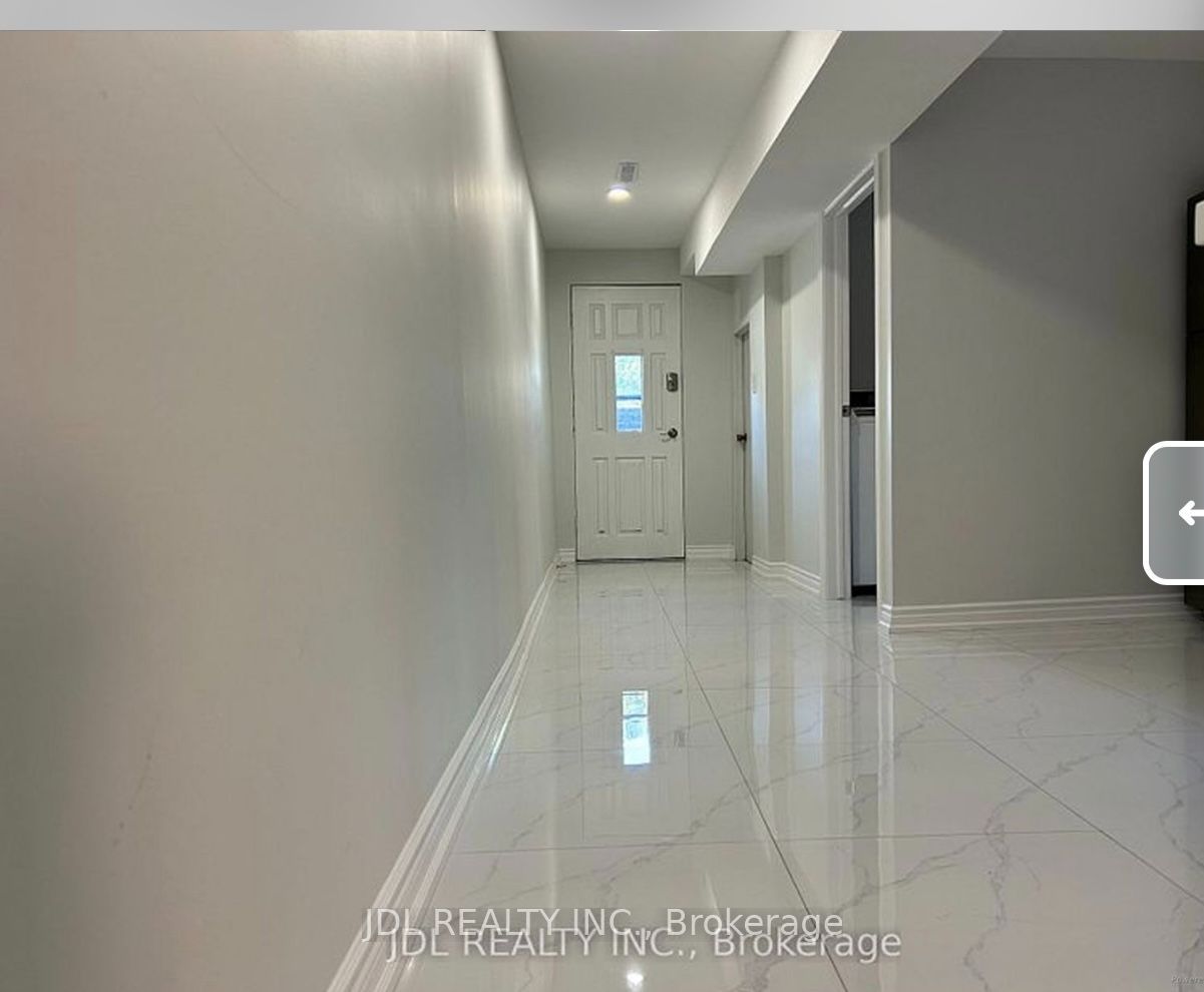 Unit kitchen main/2 beds bsmt - 13 Pawnee Ave Avenue, North York 3