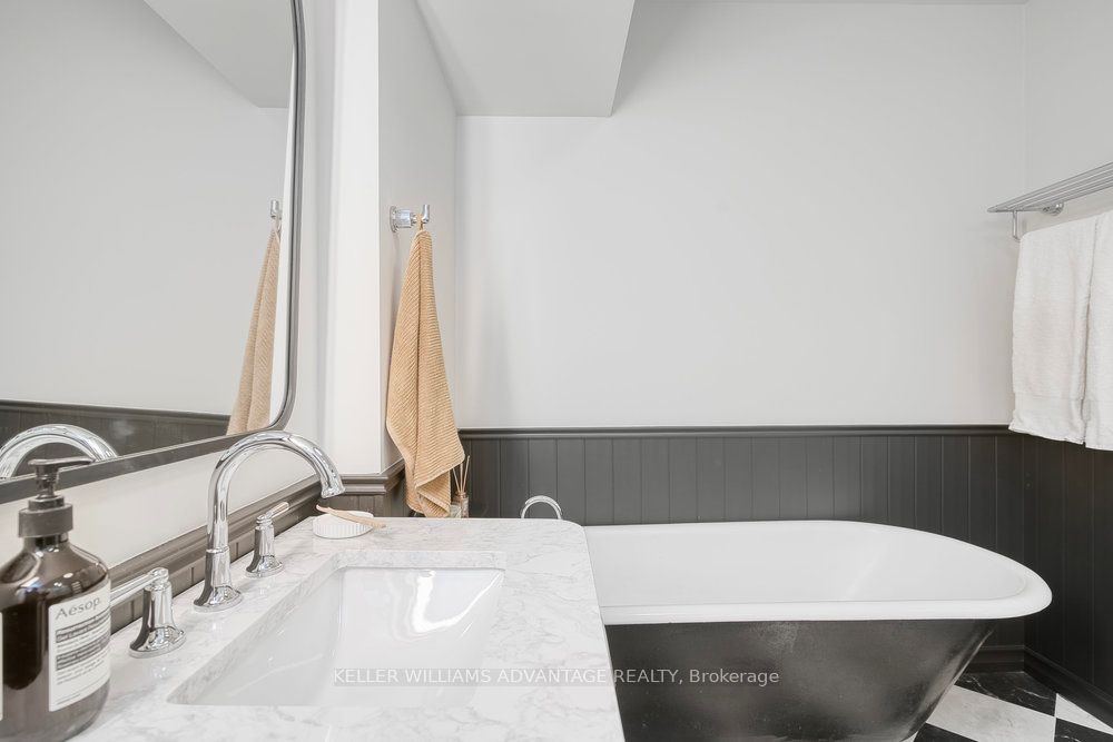 Unit 201 - 394 Euclid Avenue, Toronto 5