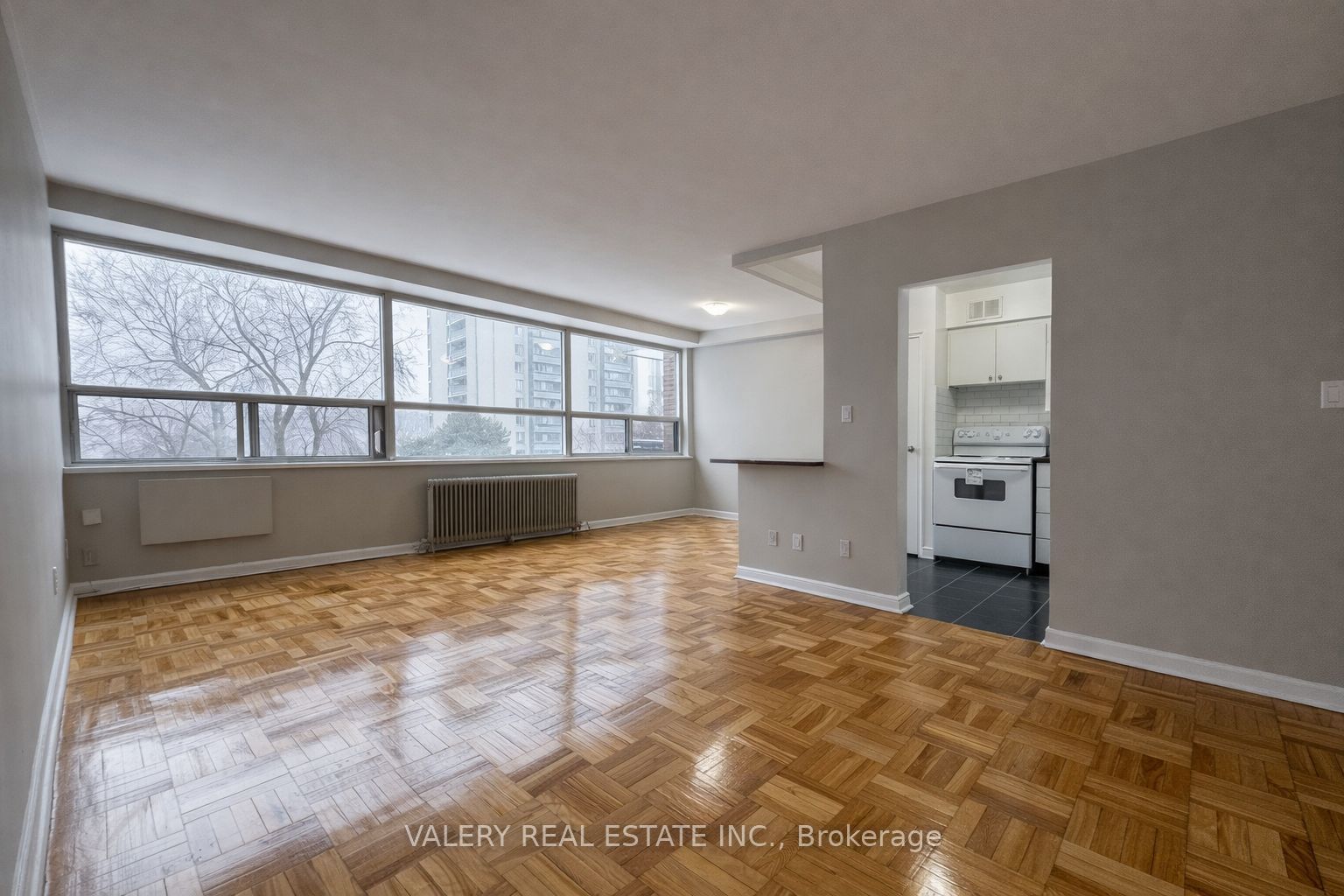 Unit 408 - 42 Thorncliffe Park Drive, Toronto 5