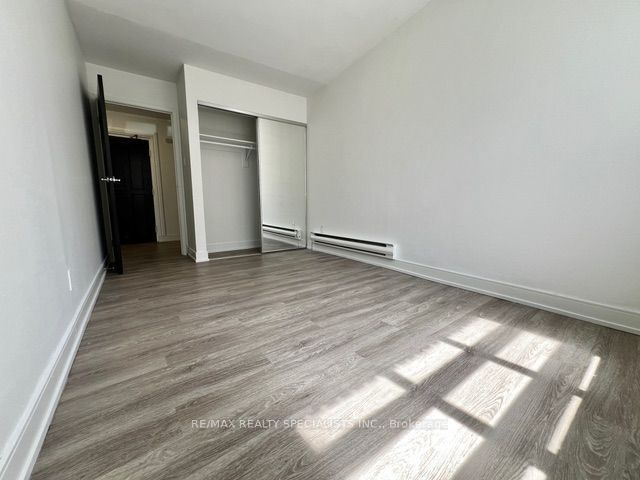 Unit 903 - 100 Gloucester Street S, Toronto 3