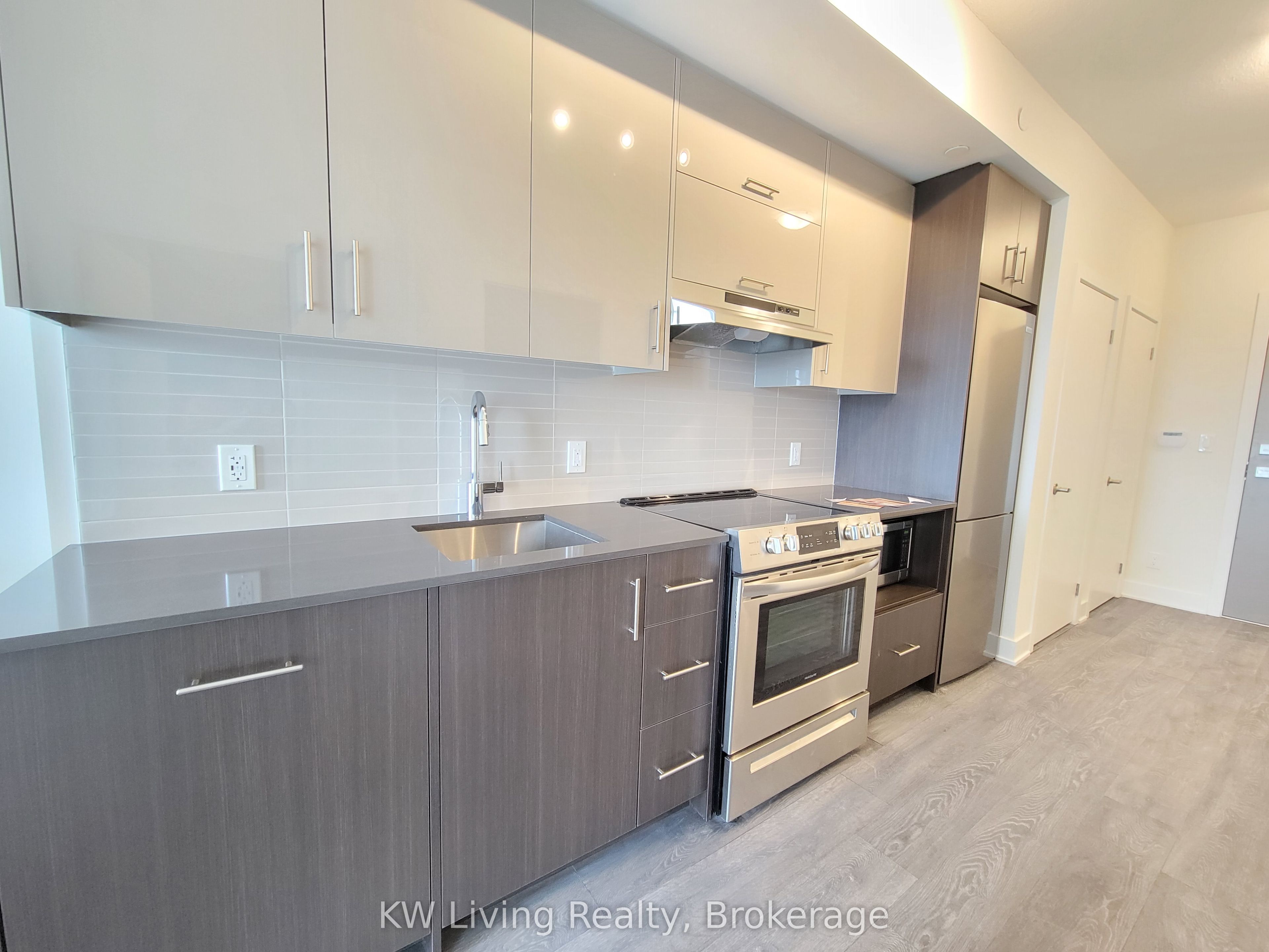 Unit 317 - 188 Fairview Mall Drive, North York 2
