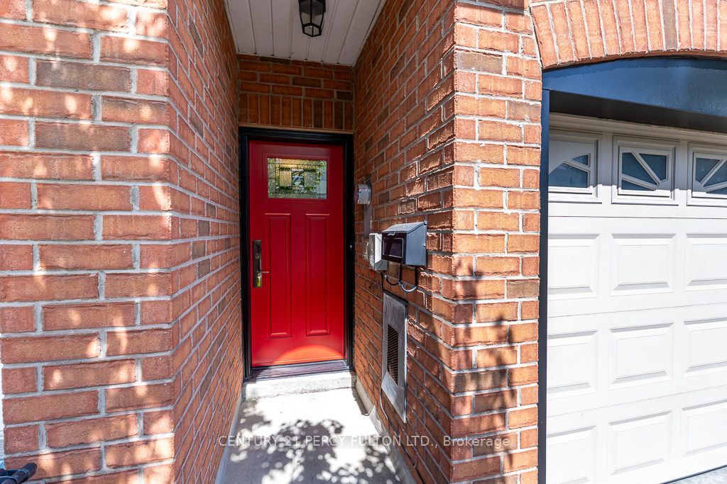 28 Rumi Crescent, North York 4