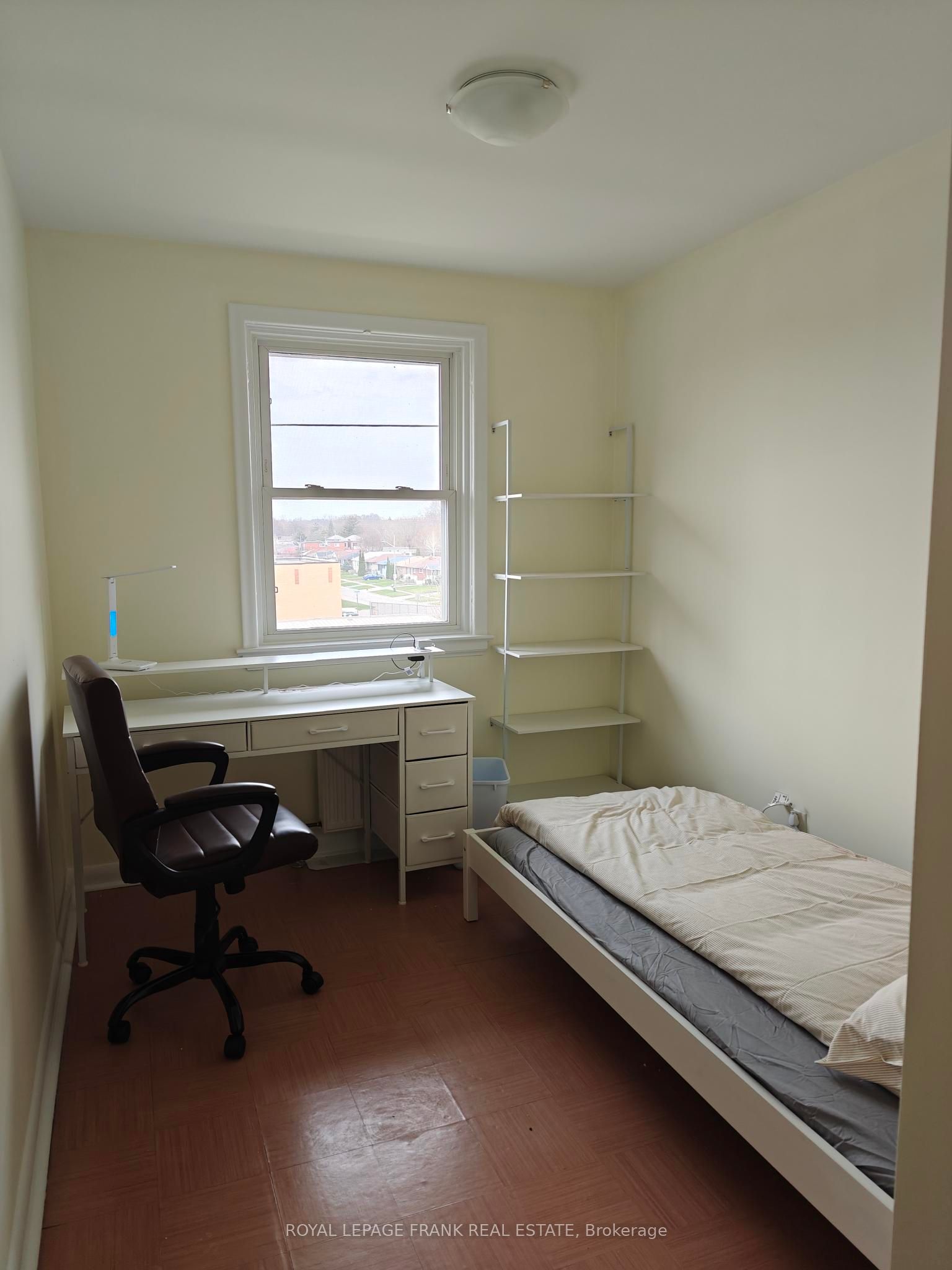 Unit Room 6 - 374 Central Park Boulevard S, Oshawa 2