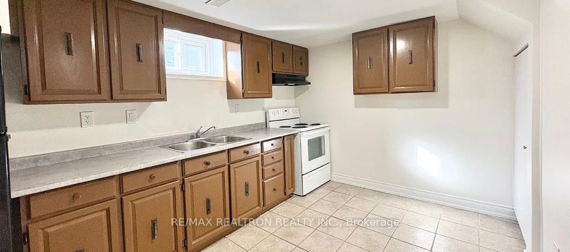 Unit Bsmt - 746 Phillip Murray Avenue, Oshawa 3