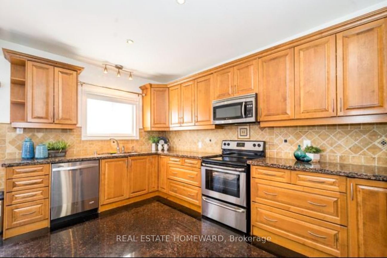 295 Gowan Avenue E, Toronto 4