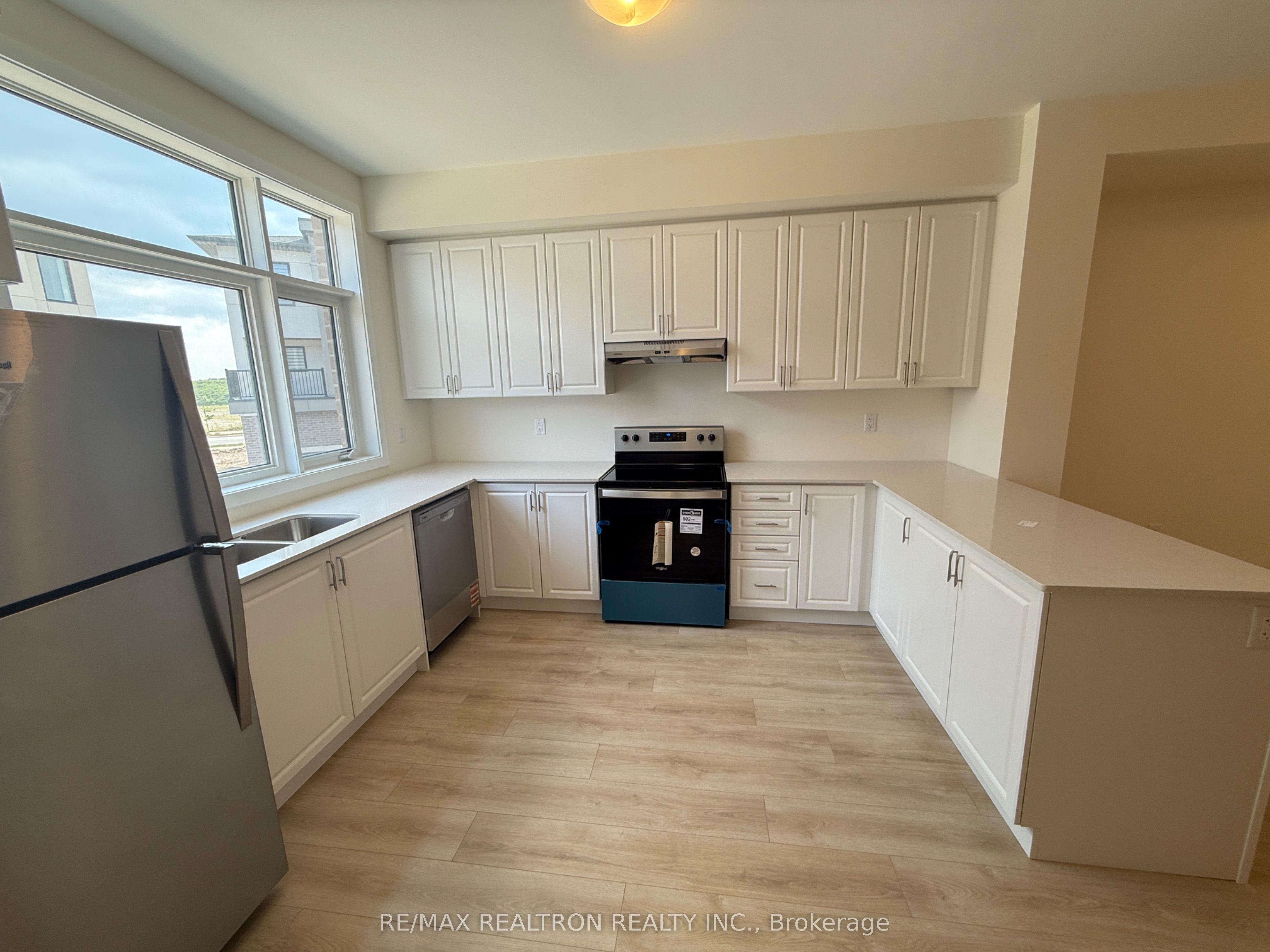 Unit 1206 - 1695 Dersan Street E, Pickering 5