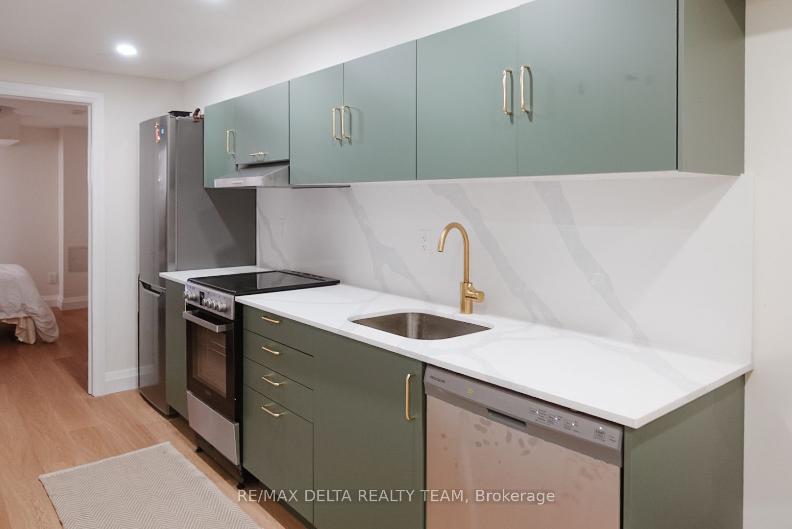 Unit Basement Apartment - 7 Craven Road, Toronto 4