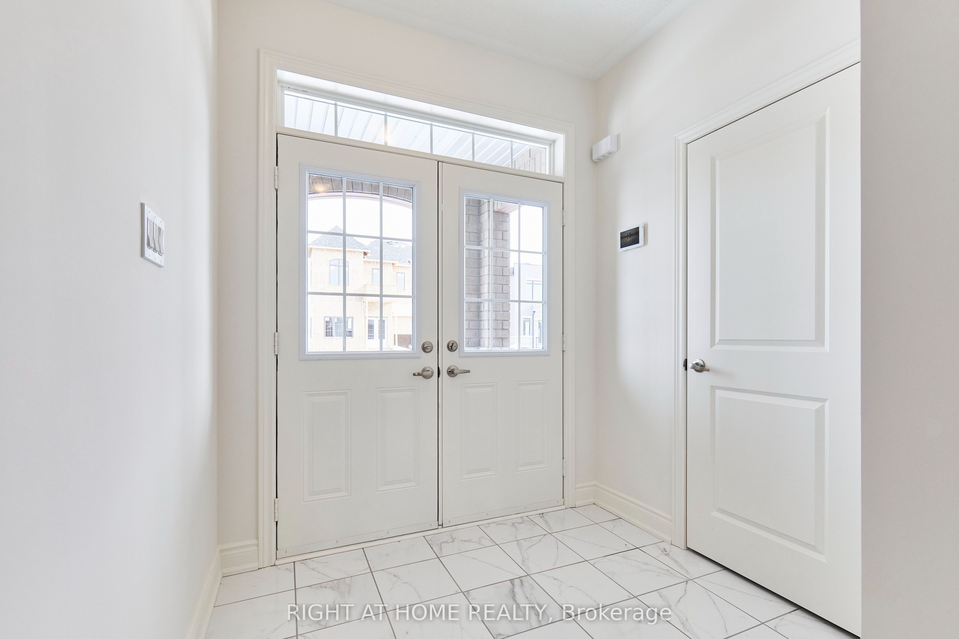 2122 Cayenne Street, Oshawa 2