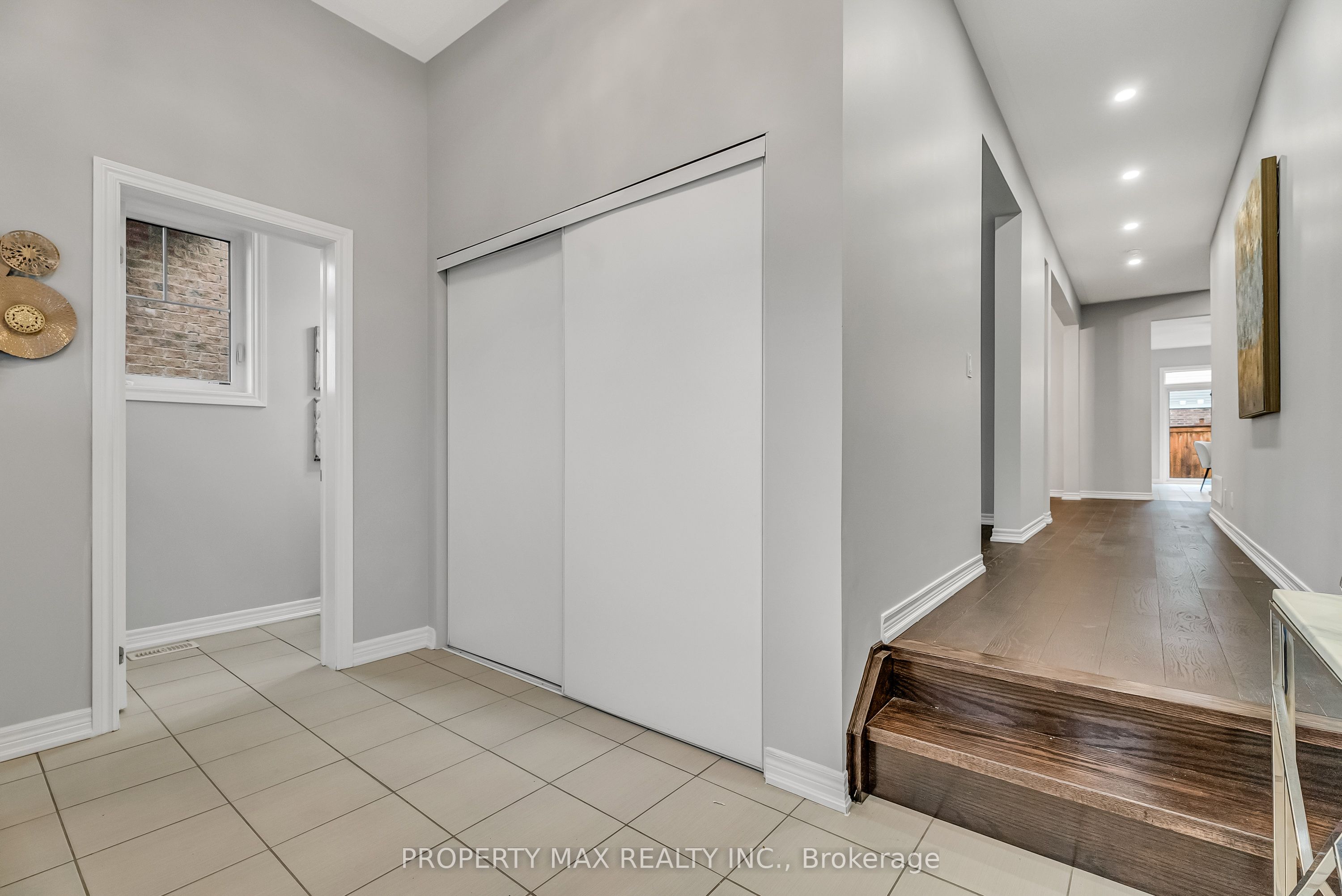 40 Britannia Avenue E, Oshawa 2