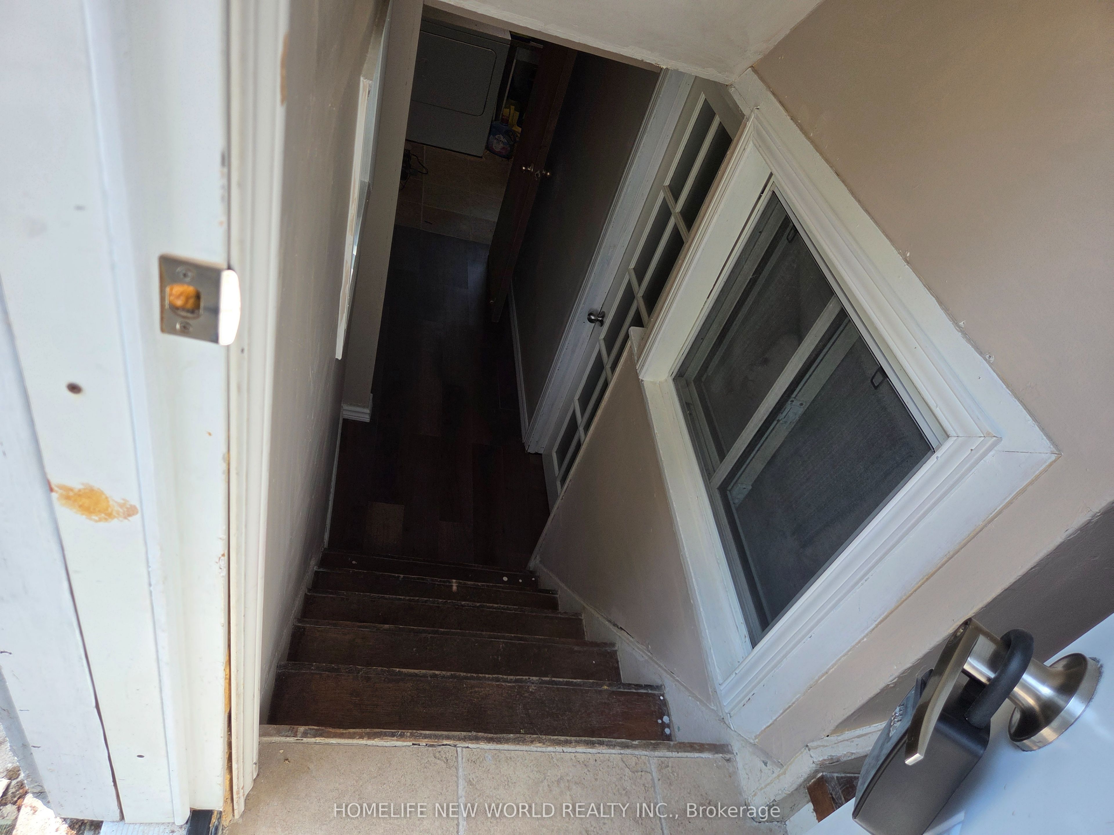 Unit Bsmt - 19 Benfrisco Crescent S, Scarborough 4