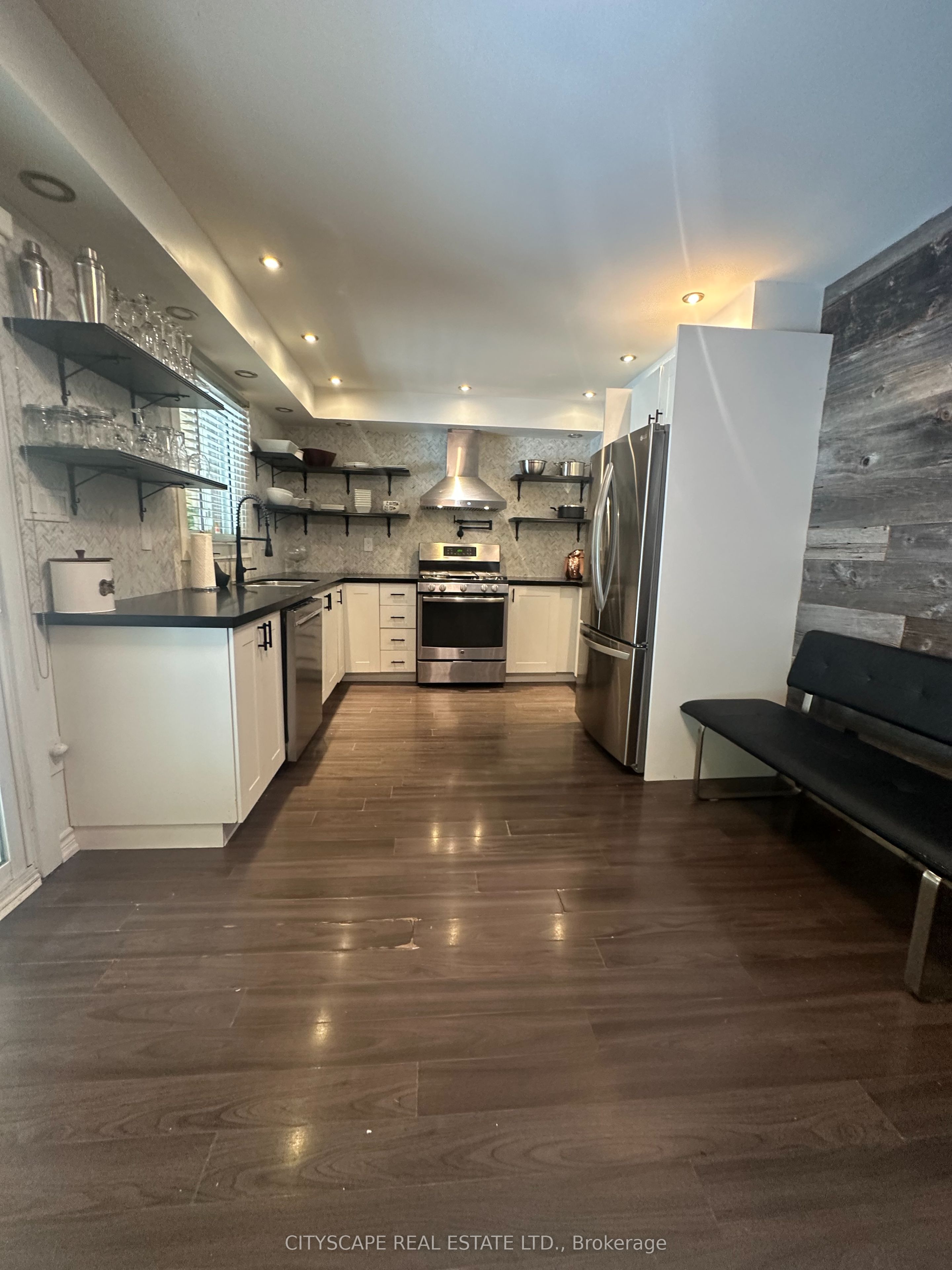 Unit Main Floor - 137 Ravenscroft Road, Ajax 4