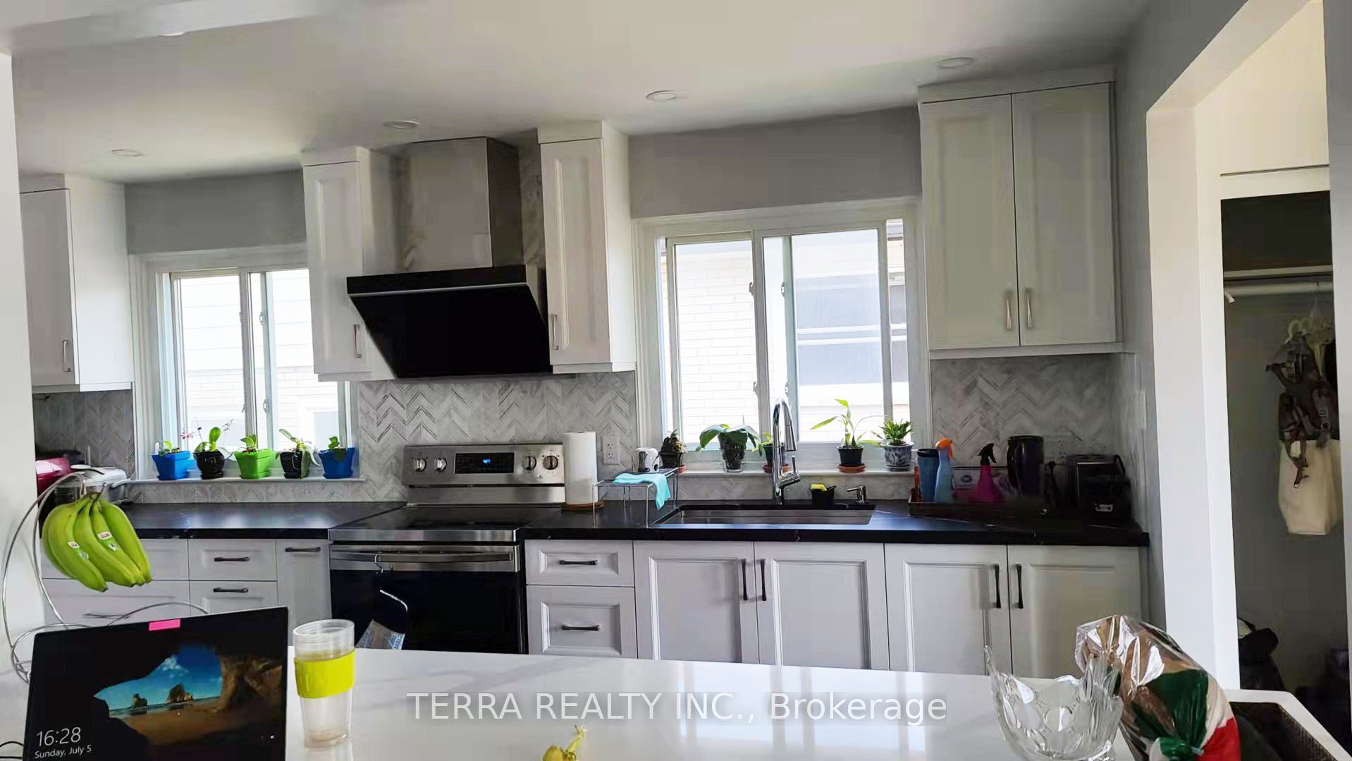 Unit Main Floor - 157 Darlingside Drive, Scarborough 4