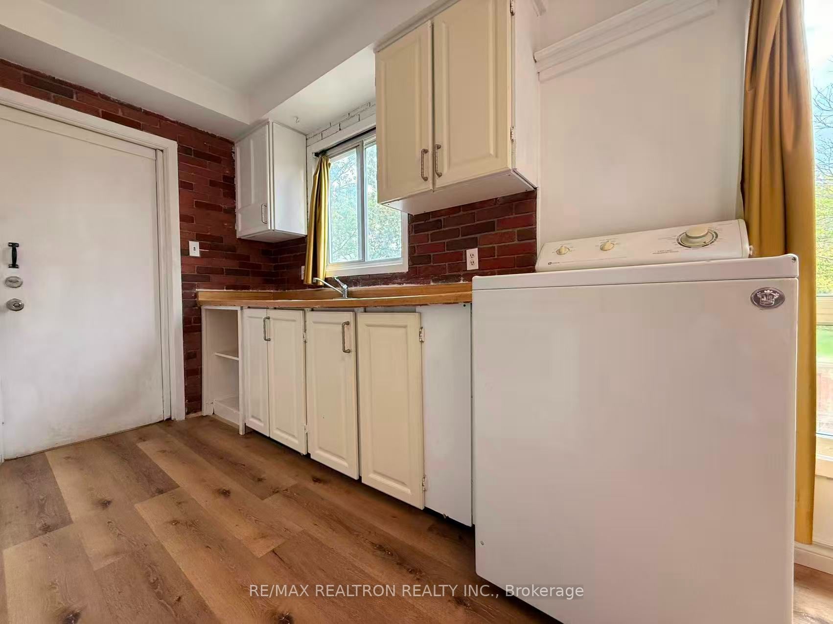 Unit Upper - 2 Plum Brook Crescent, Scarborough 4
