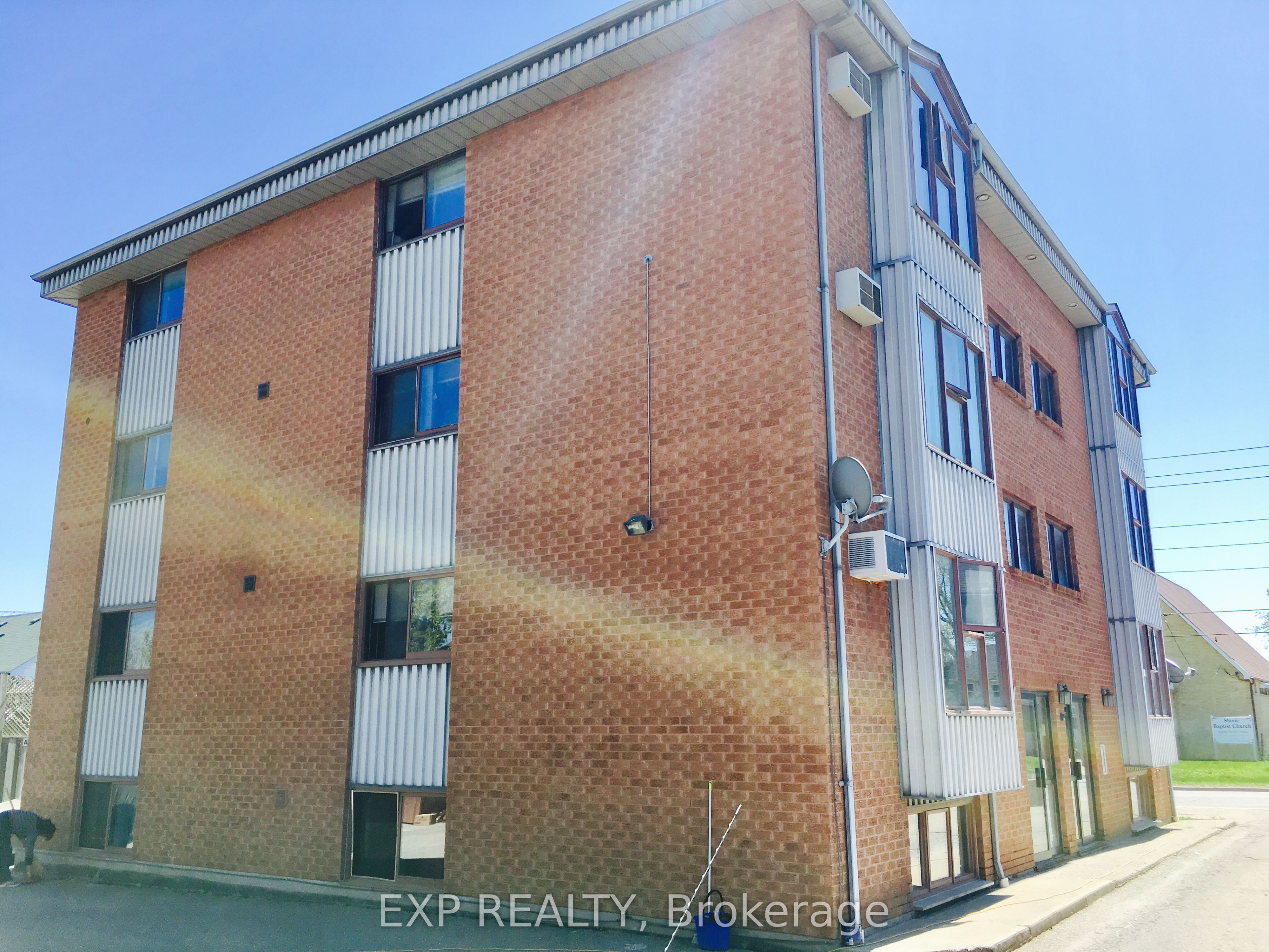 Unit 3 - 520 Bloor Street E, Oshawa 3