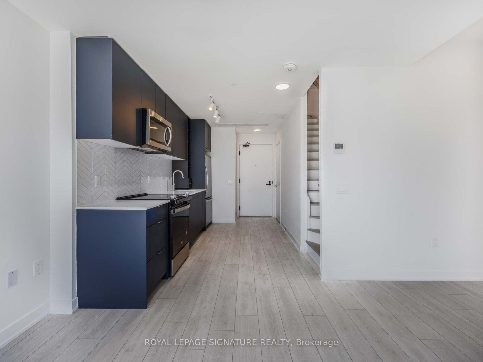 Unit 167 - 1610 Charles Street, Whitby 3