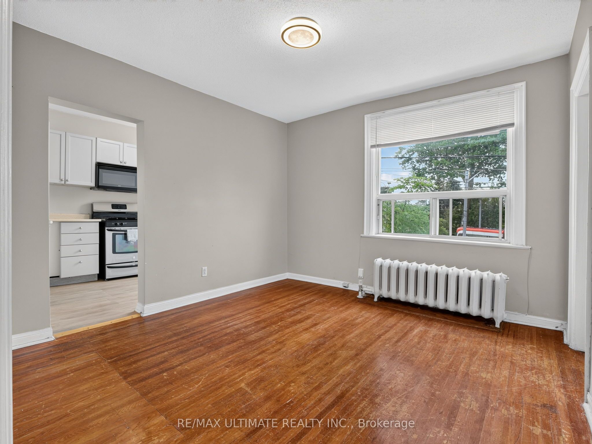Unit 5 - 2360 Queen Street E, Toronto 4