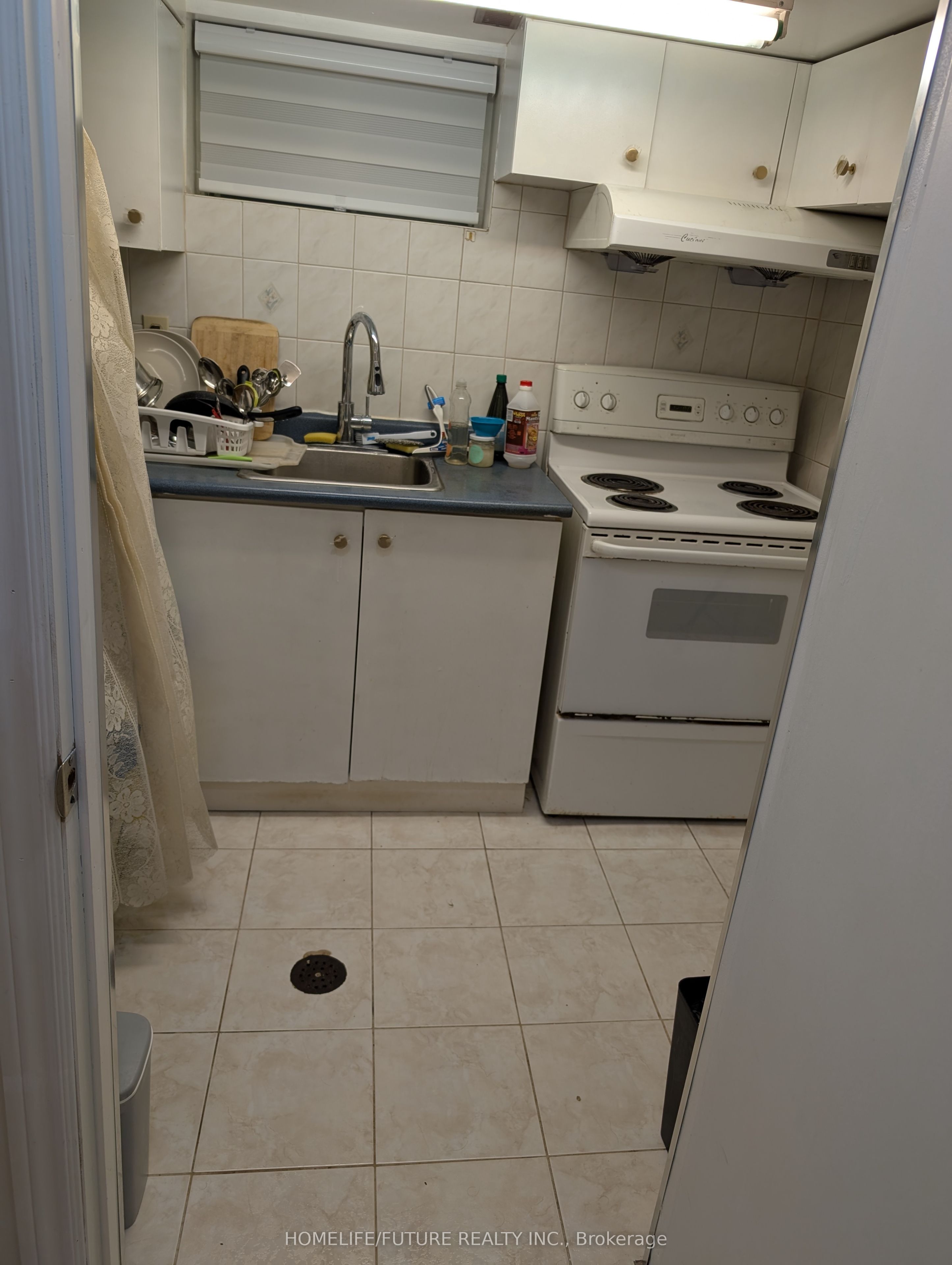 Unit Bsmt - 155 Mammoth Hall Trail, Scarborough 3