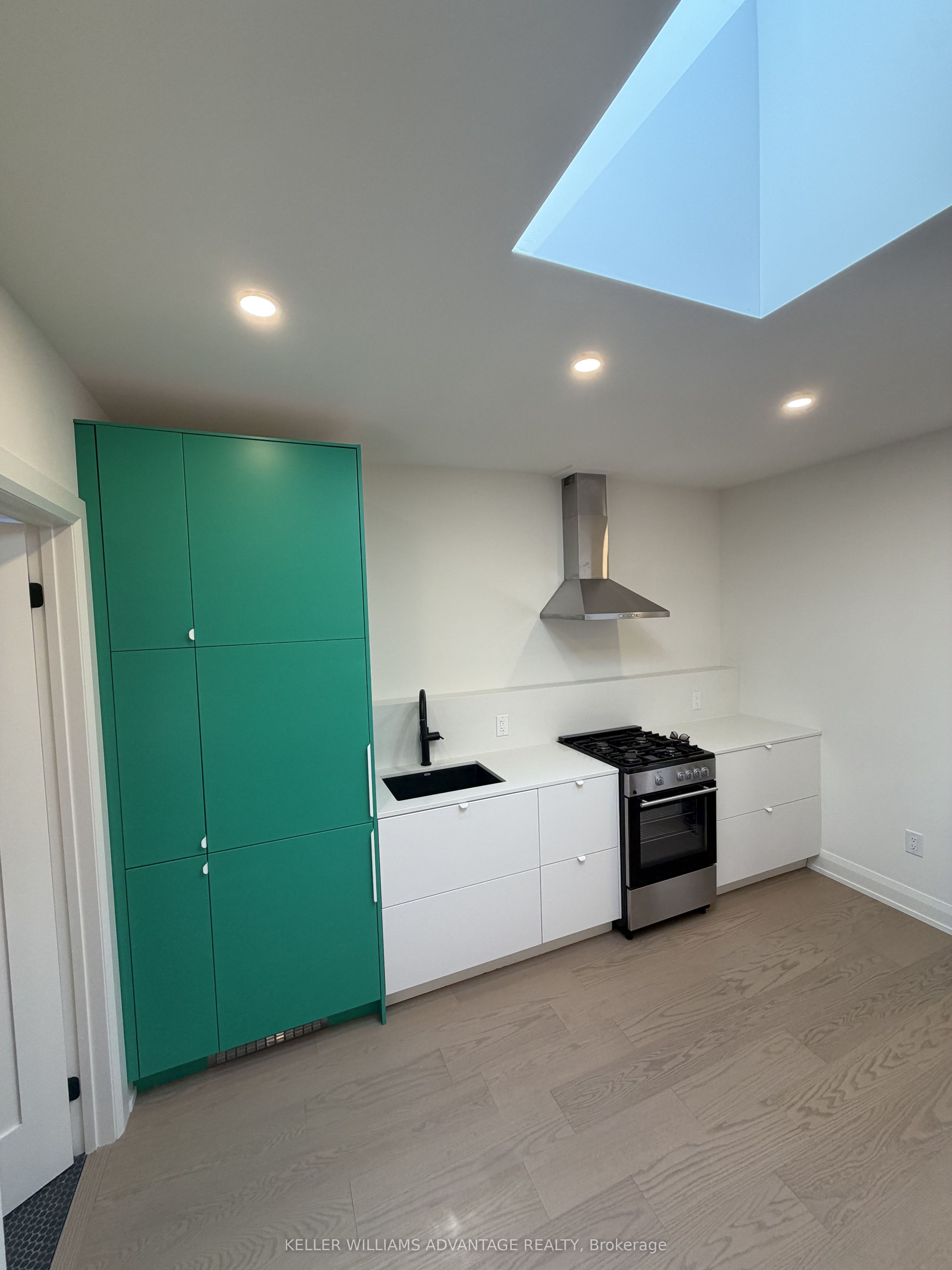 Unit 202 - 2034 Danforth Avenue, Toronto 2
