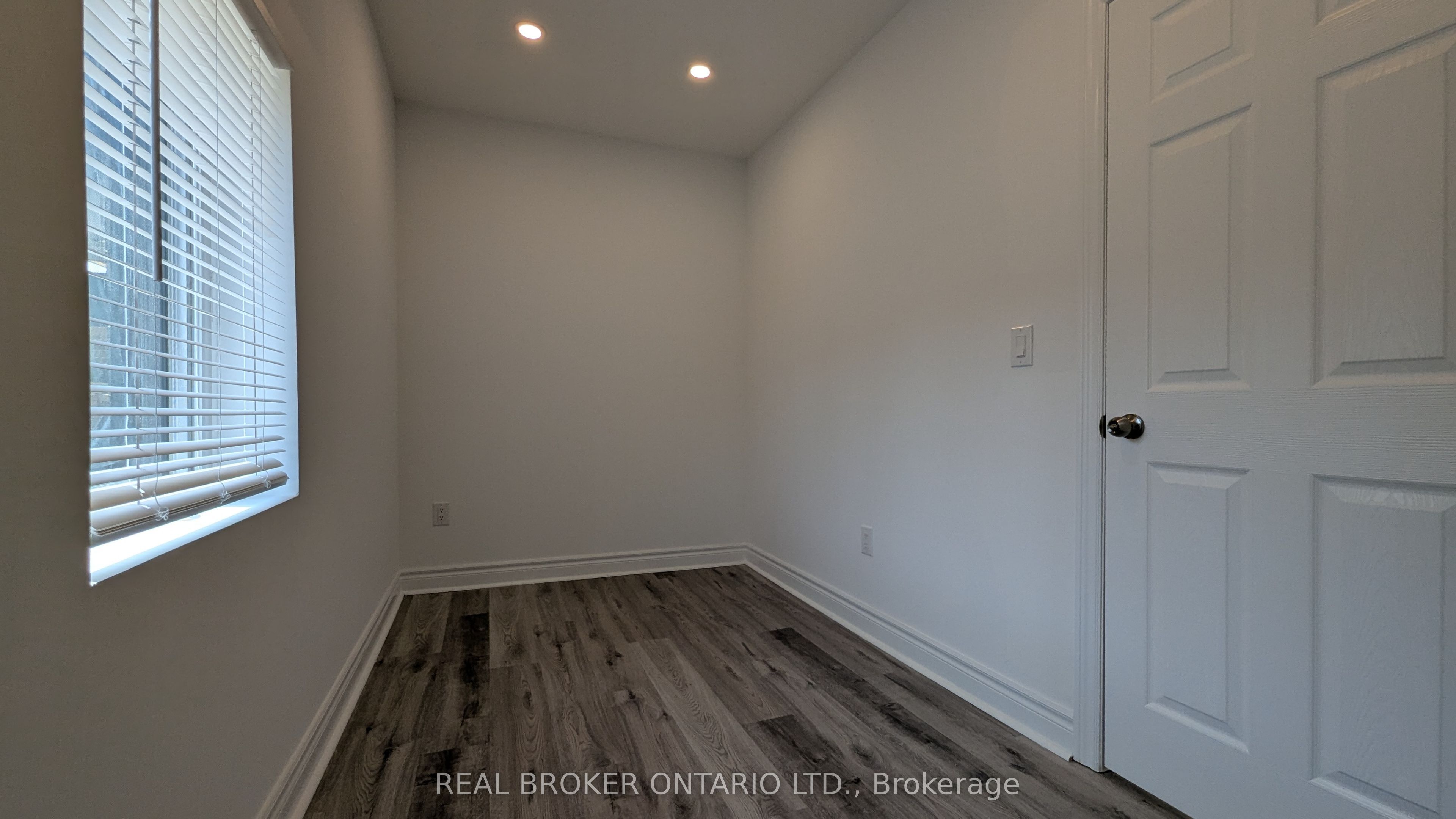 Unit Unit 1 - 1150 Woodbine Avenue, Toronto 5